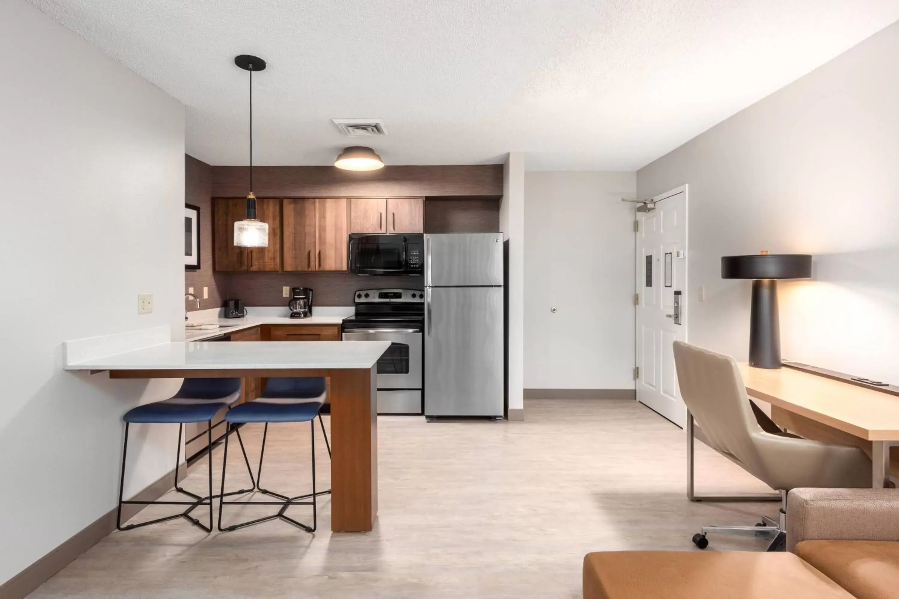 Photo of the whole room, Kitchen/Kitchenette in Residence Inn Springfield