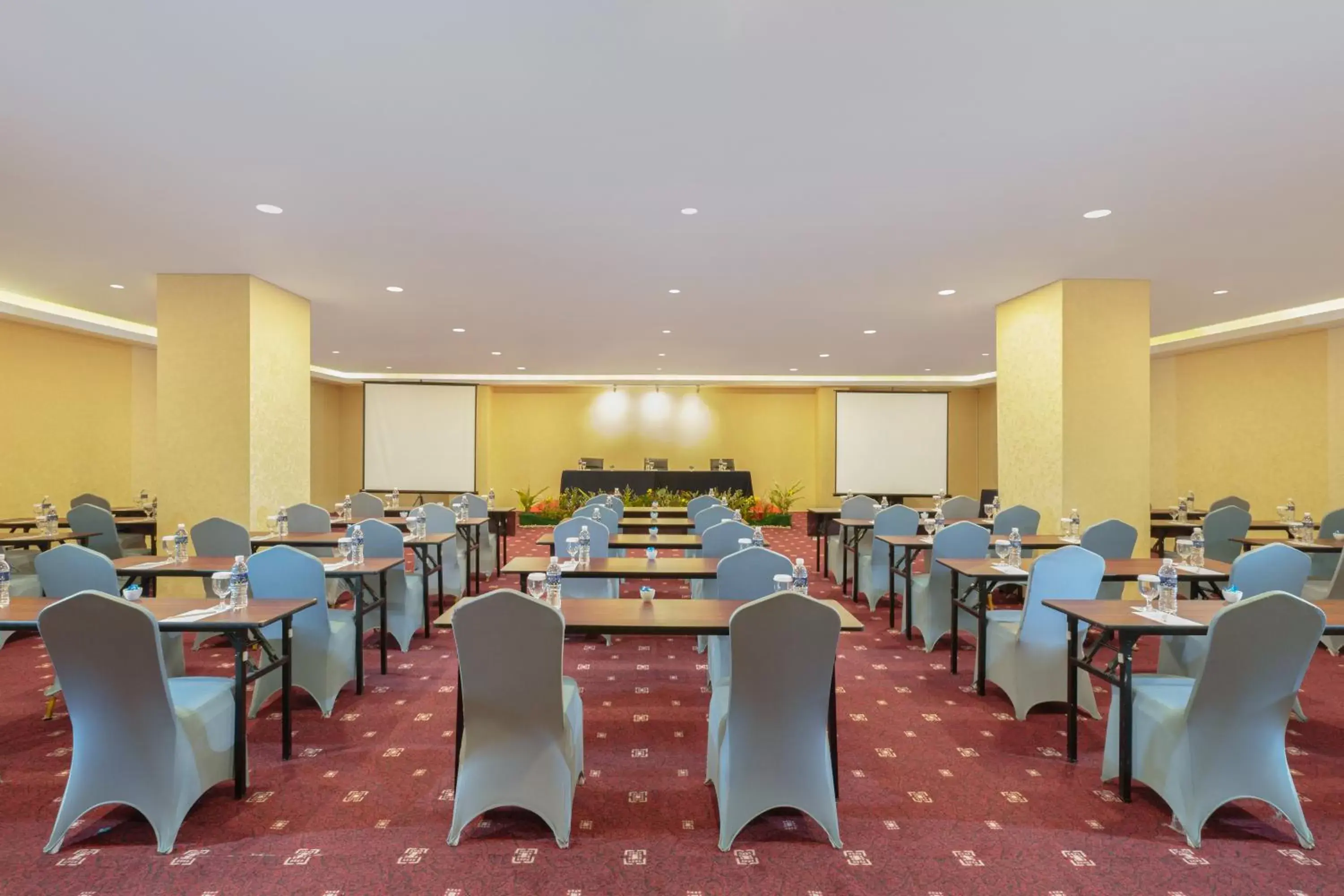 Meeting/conference room in Golden Tulip Springhill Lampung