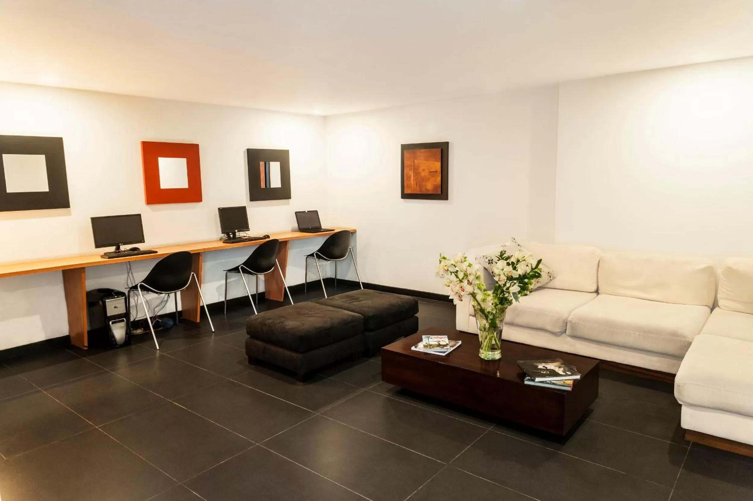 Seating Area in Hotel Bogota Virrey