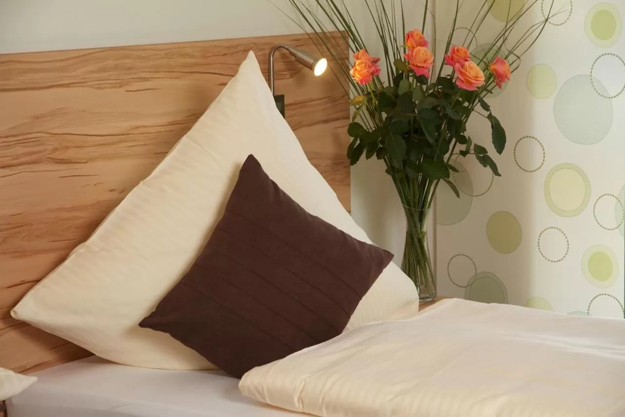 Photo of the whole room, Bed in Lohauserhof - Biohof und Hotel