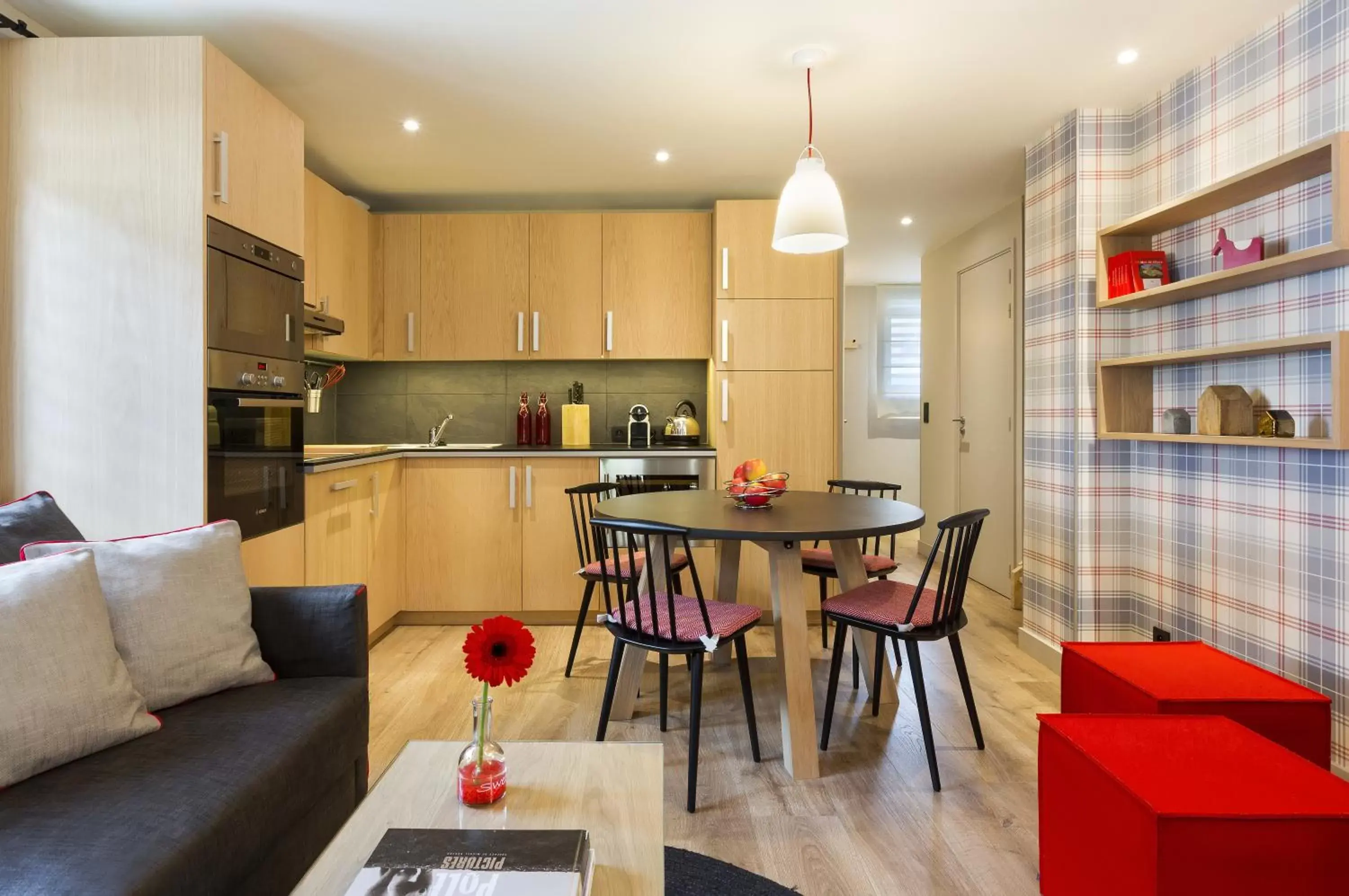 Living room, Dining Area in Appartements de l'Héliopic