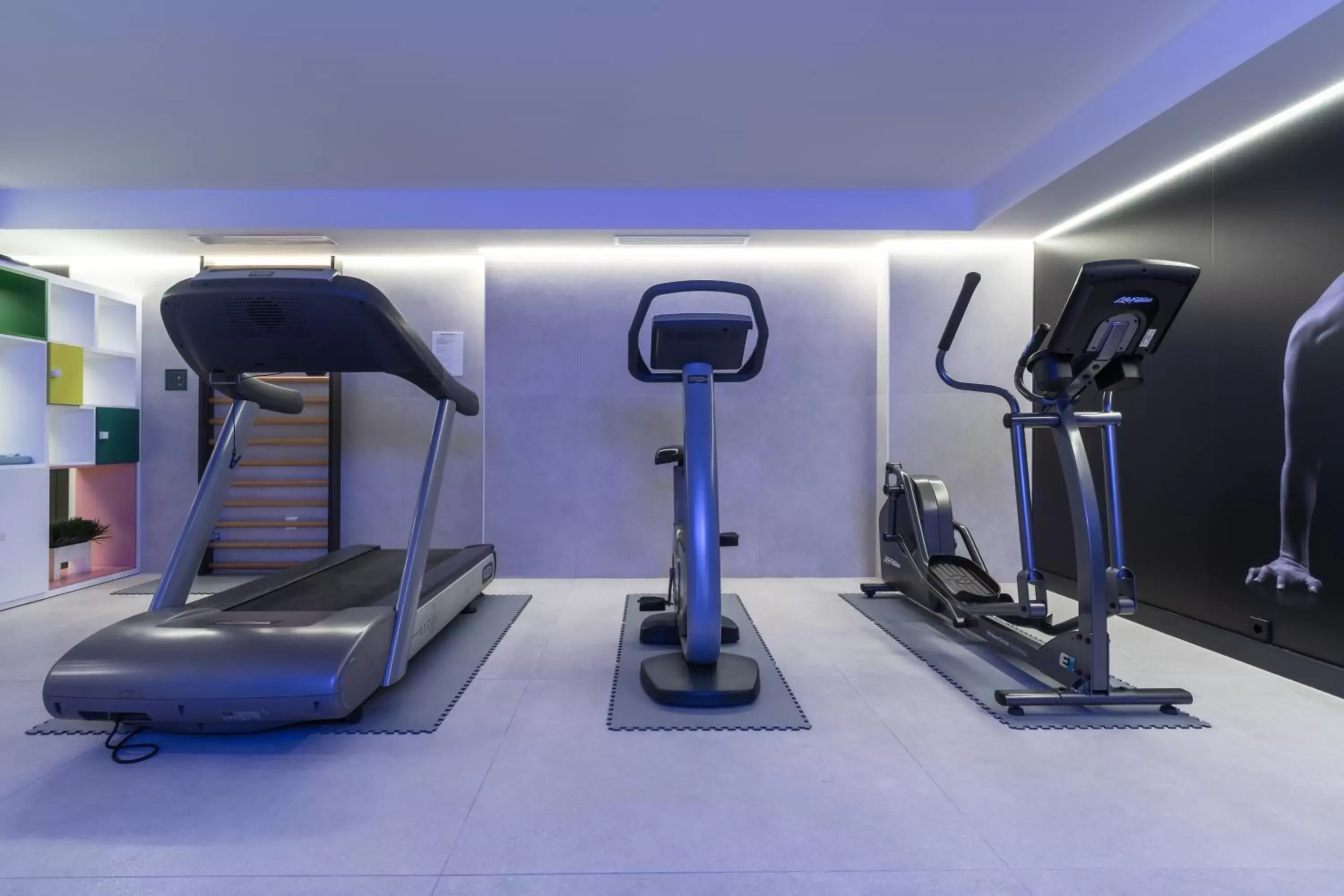 Fitness centre/facilities, Fitness Center/Facilities in Suites Plaza Hotel & Wellness