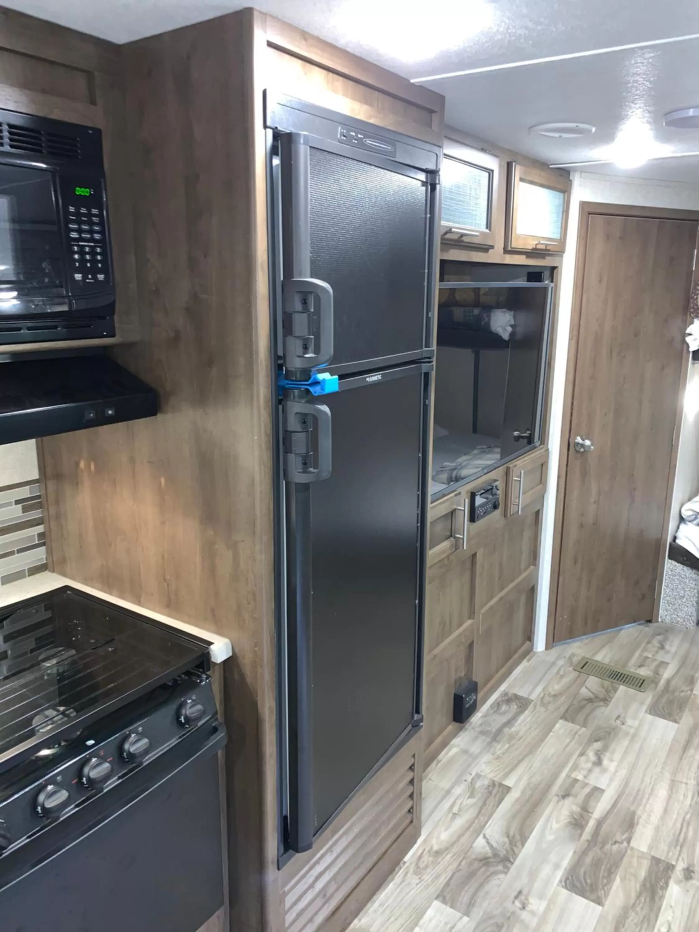 Kitchen or kitchenette, Kitchen/Kitchenette in Glacier Haven Inn