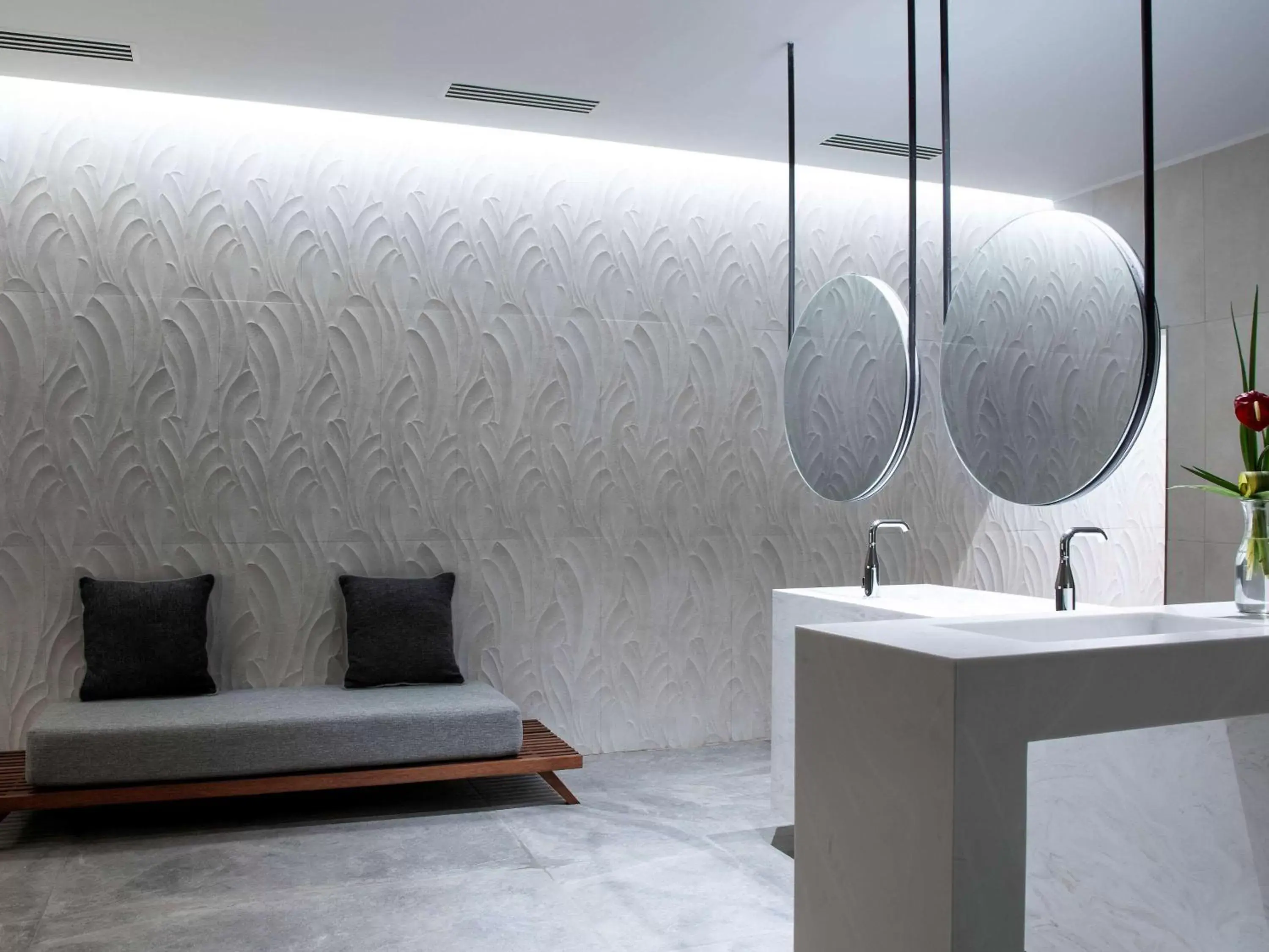 Spa and wellness centre/facilities, Bathroom in Novotel Convention And Spa