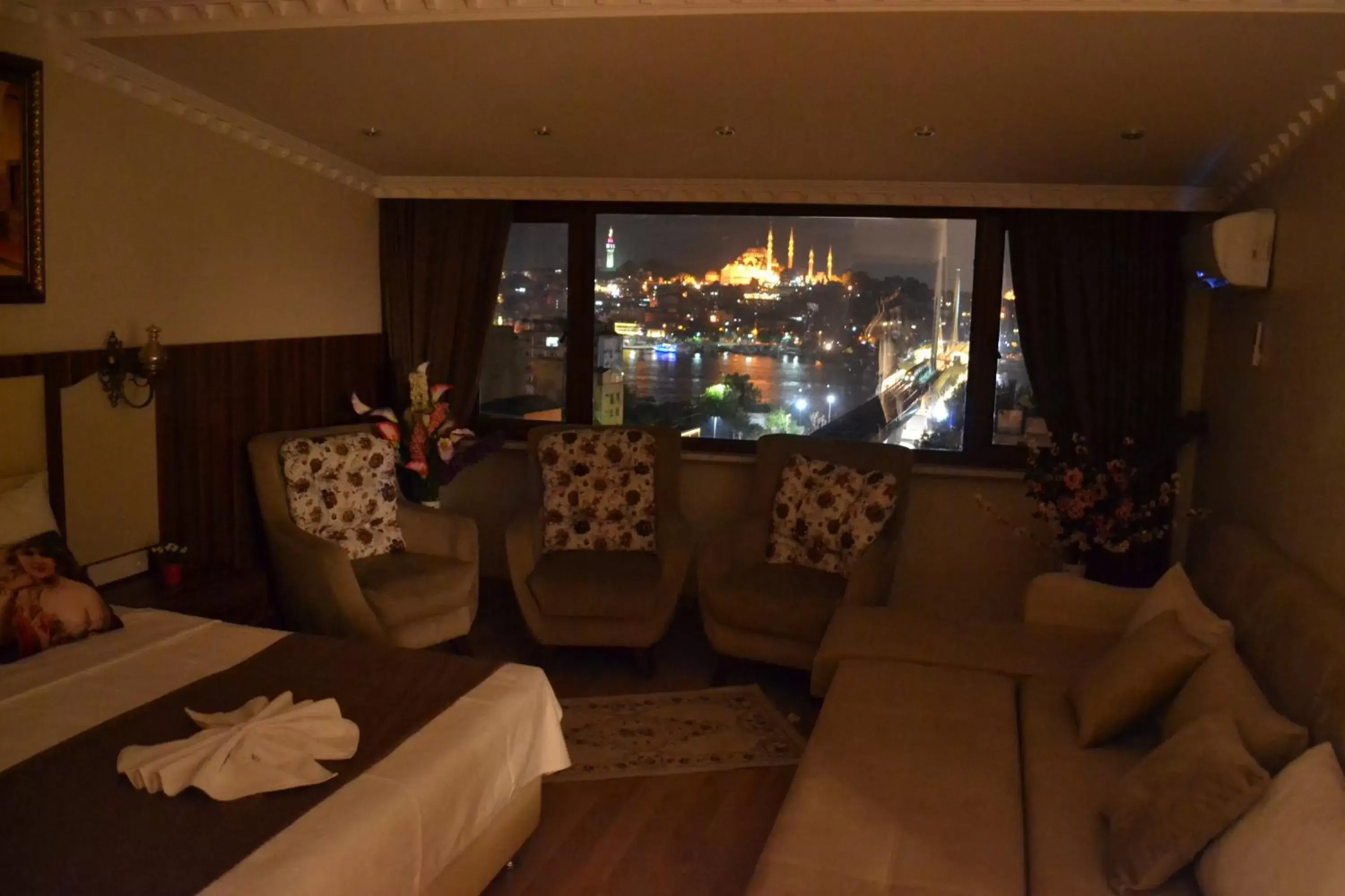 Photo of the whole room in Blue Istanbul Hotel Taksim