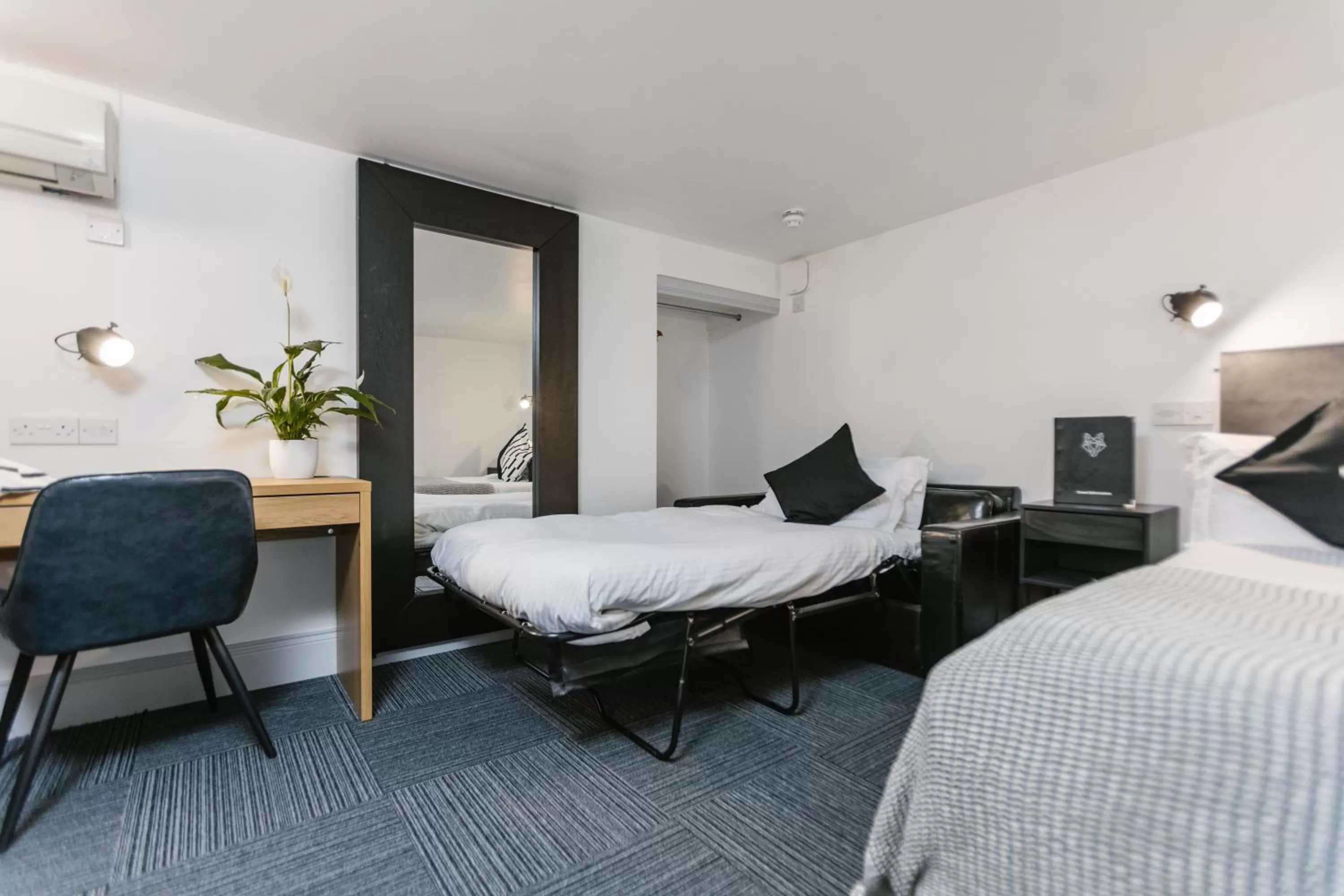 Bed in Siberia Bar & Hotel