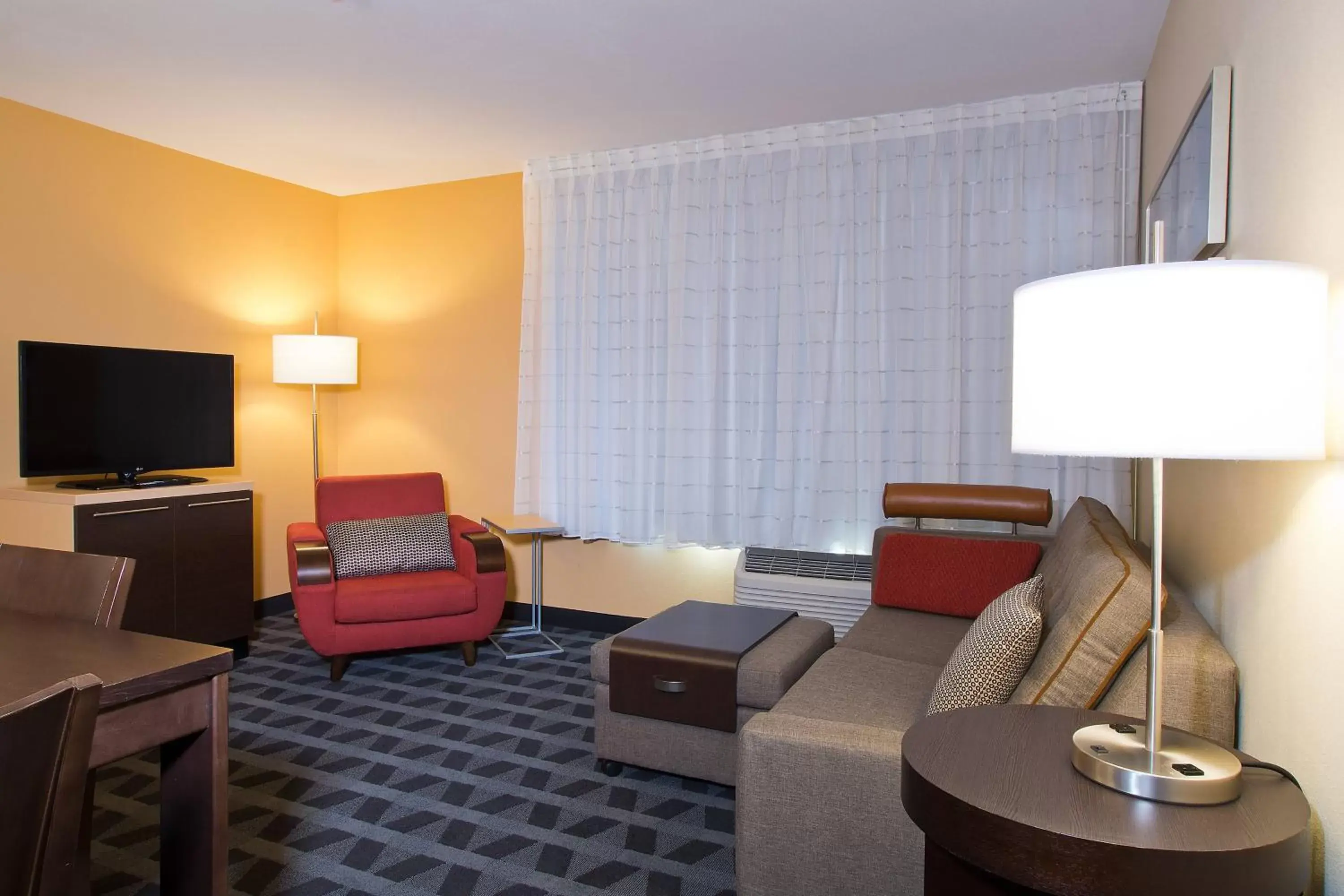 Living room, Seating Area in TownePlace Suites by Marriott Dodge City