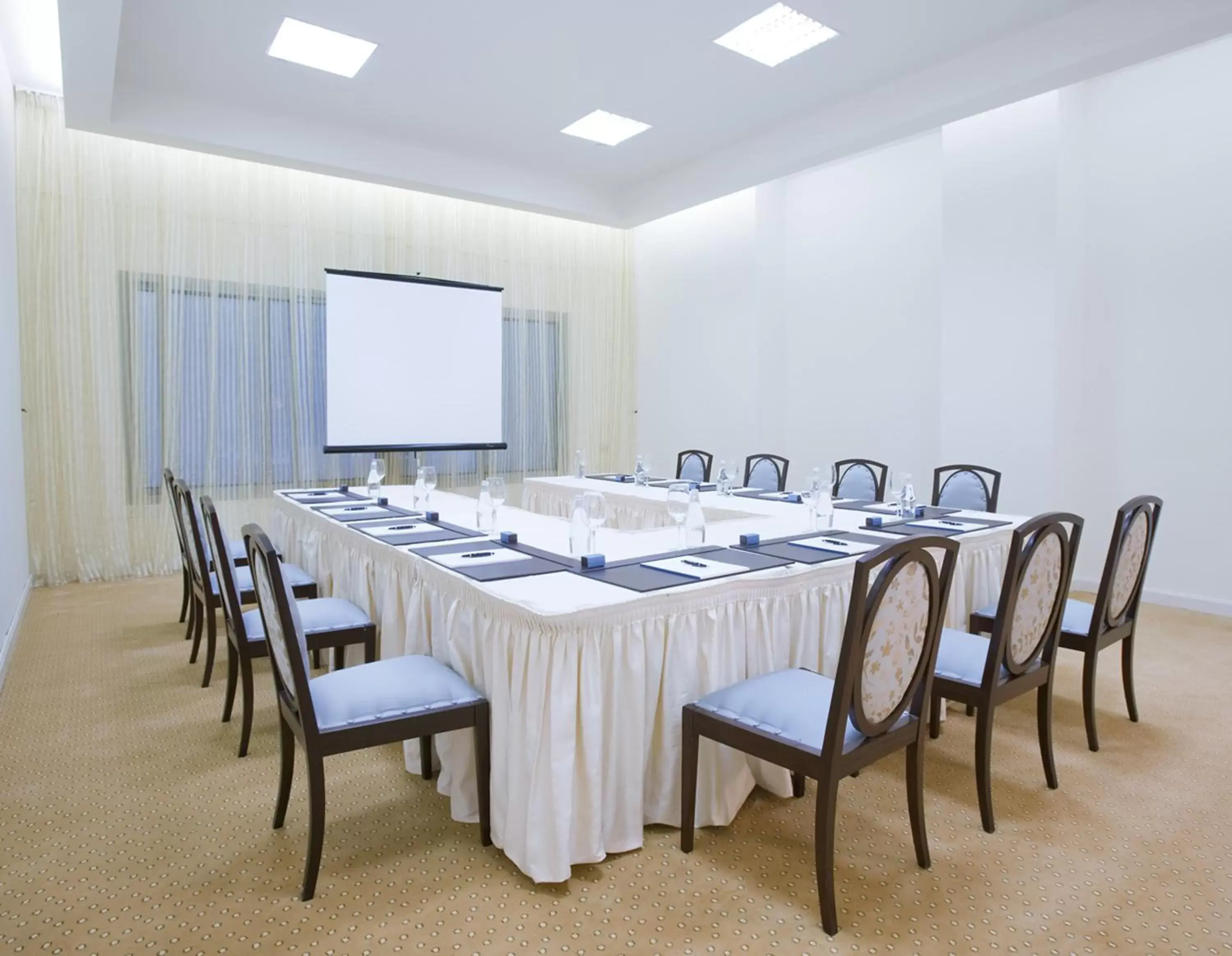 Business facilities in La Cigale Hotel Managed by Accor