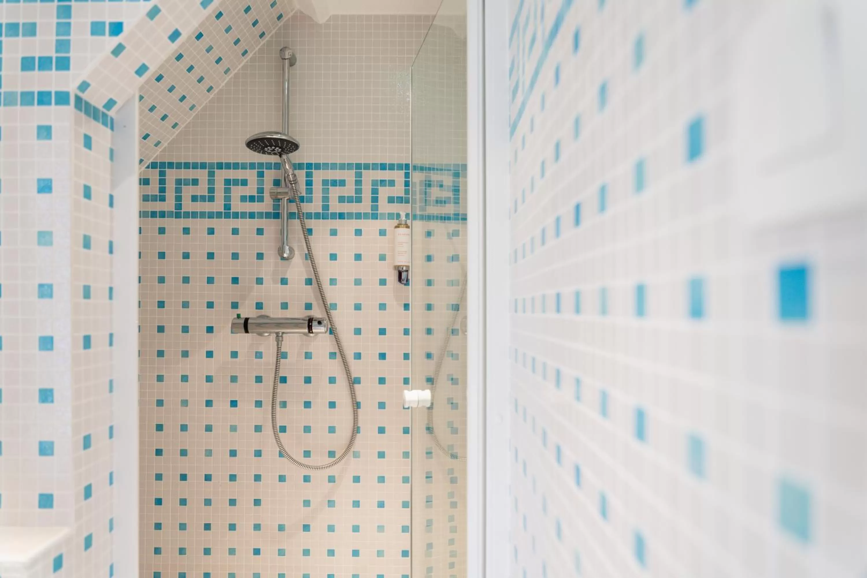 Bathroom in La Poignardière