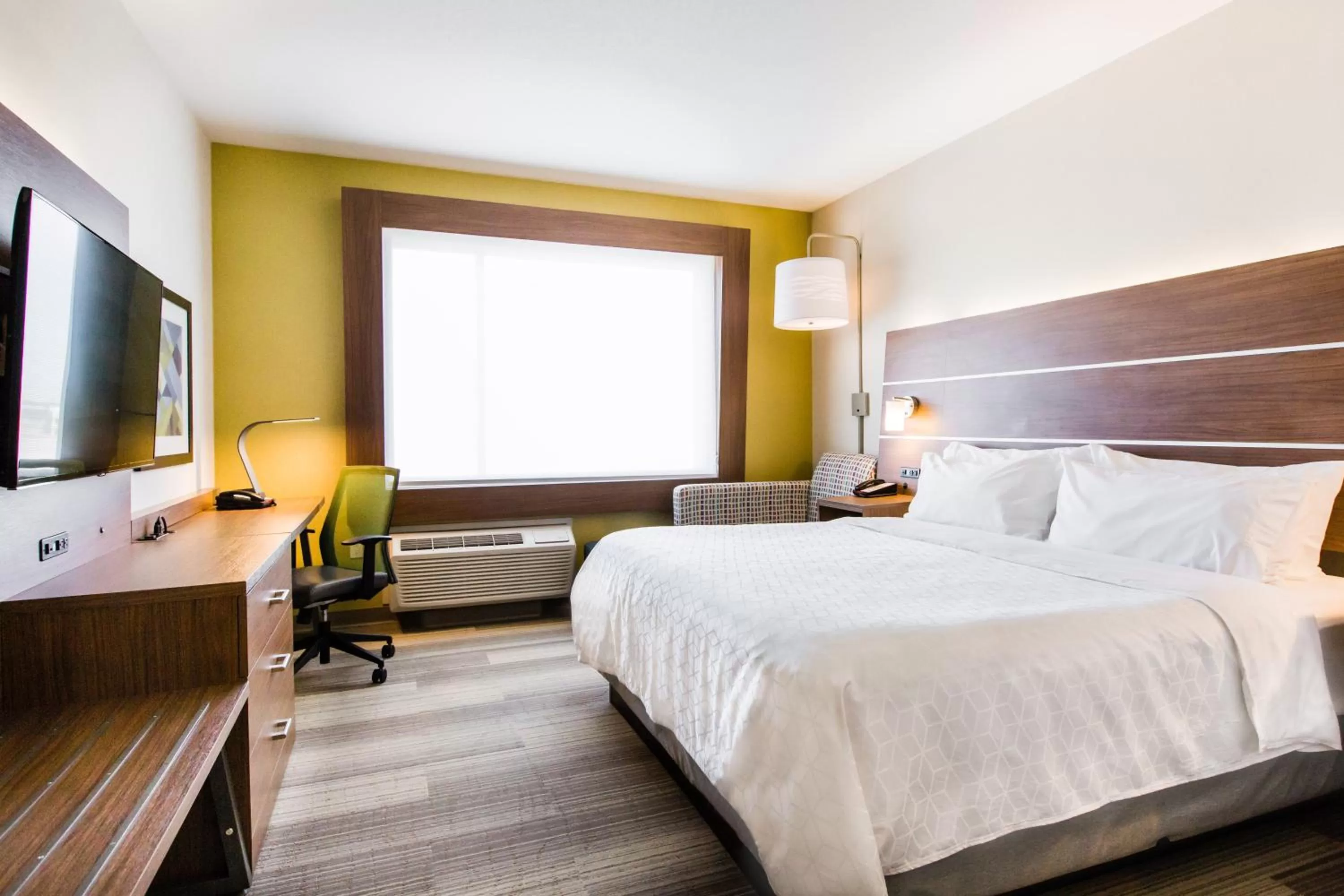 Photo of the whole room, Bed in Holiday Inn Express & Suites - West Edmonton-Mall Area by IHG