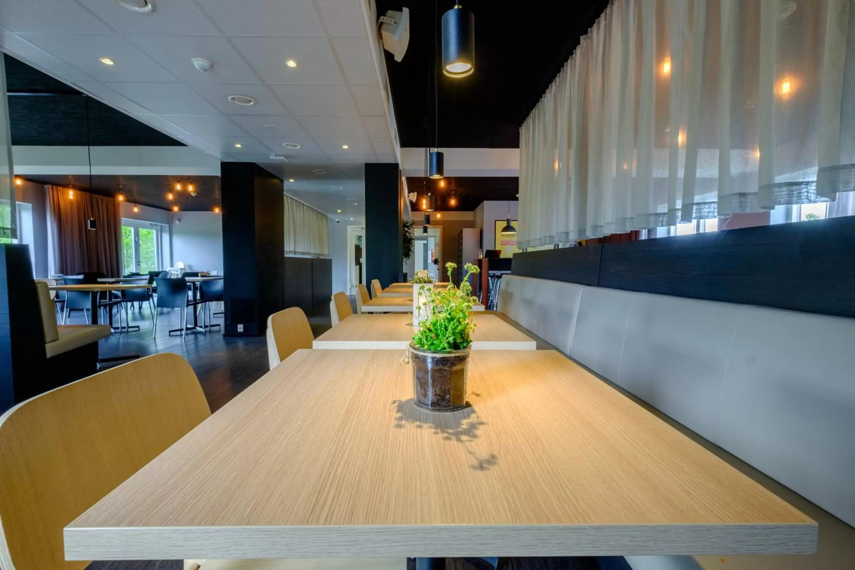 Restaurant/places to eat in Zleep Hotel Ballerup