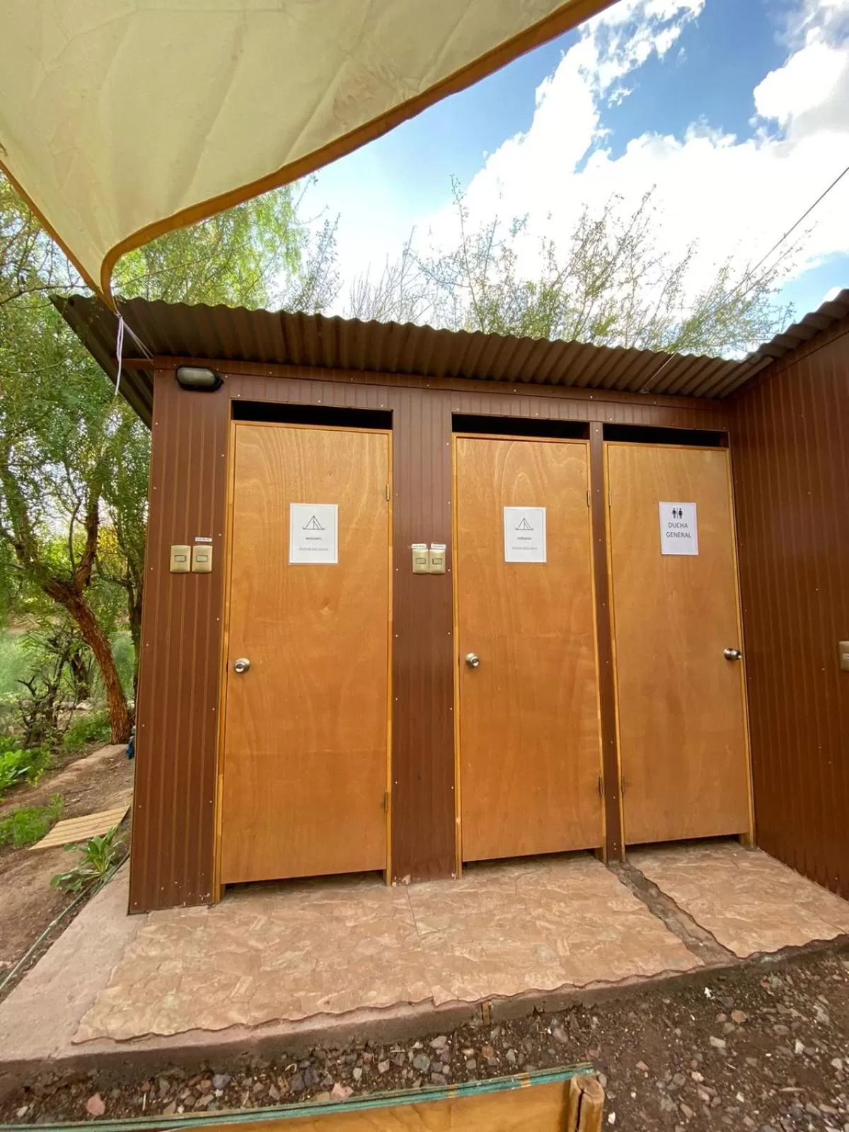 Shower, Property Building in CaminAndes Hostal
