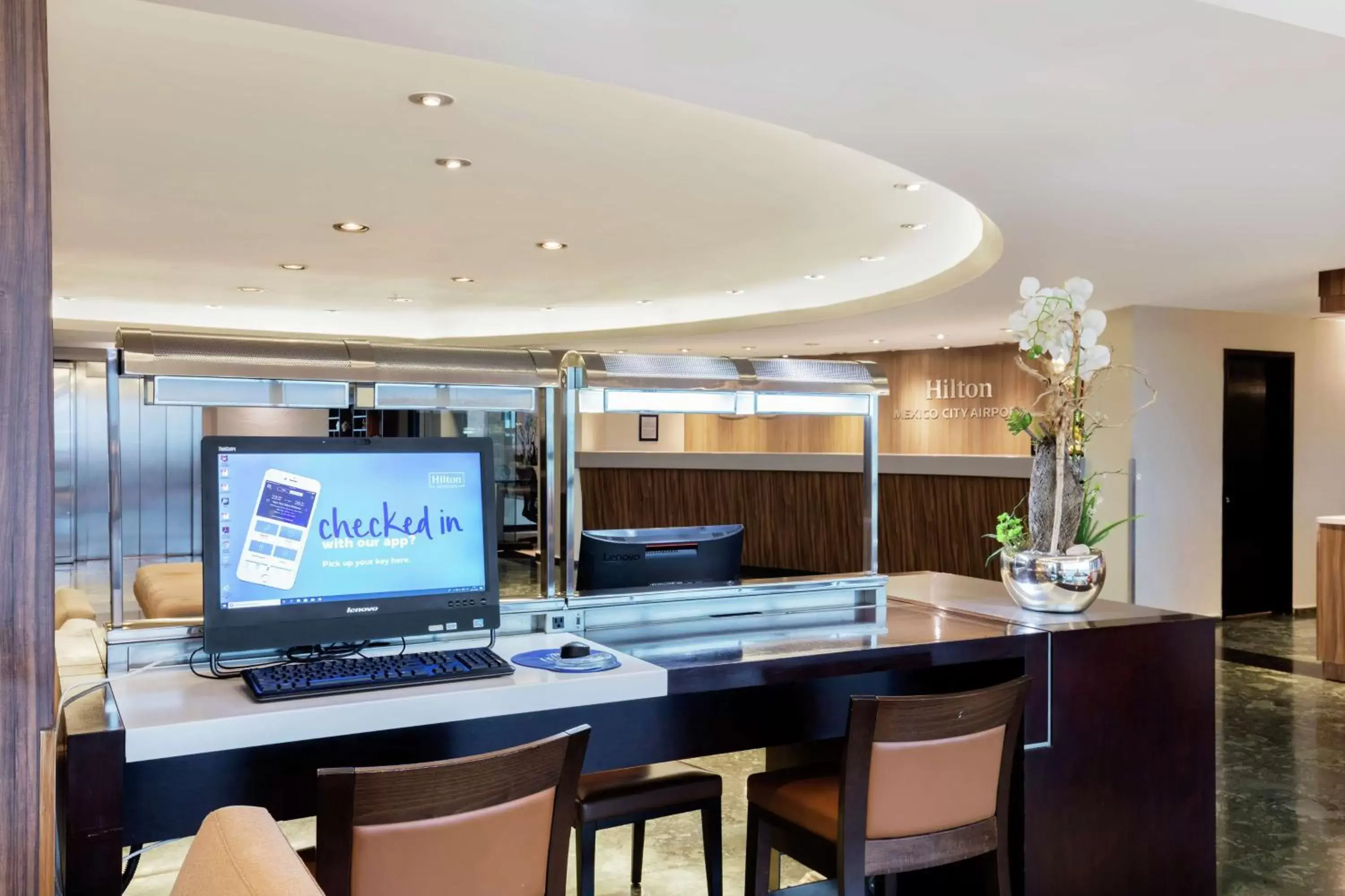 Business facilities in Hilton Mexico City Airport