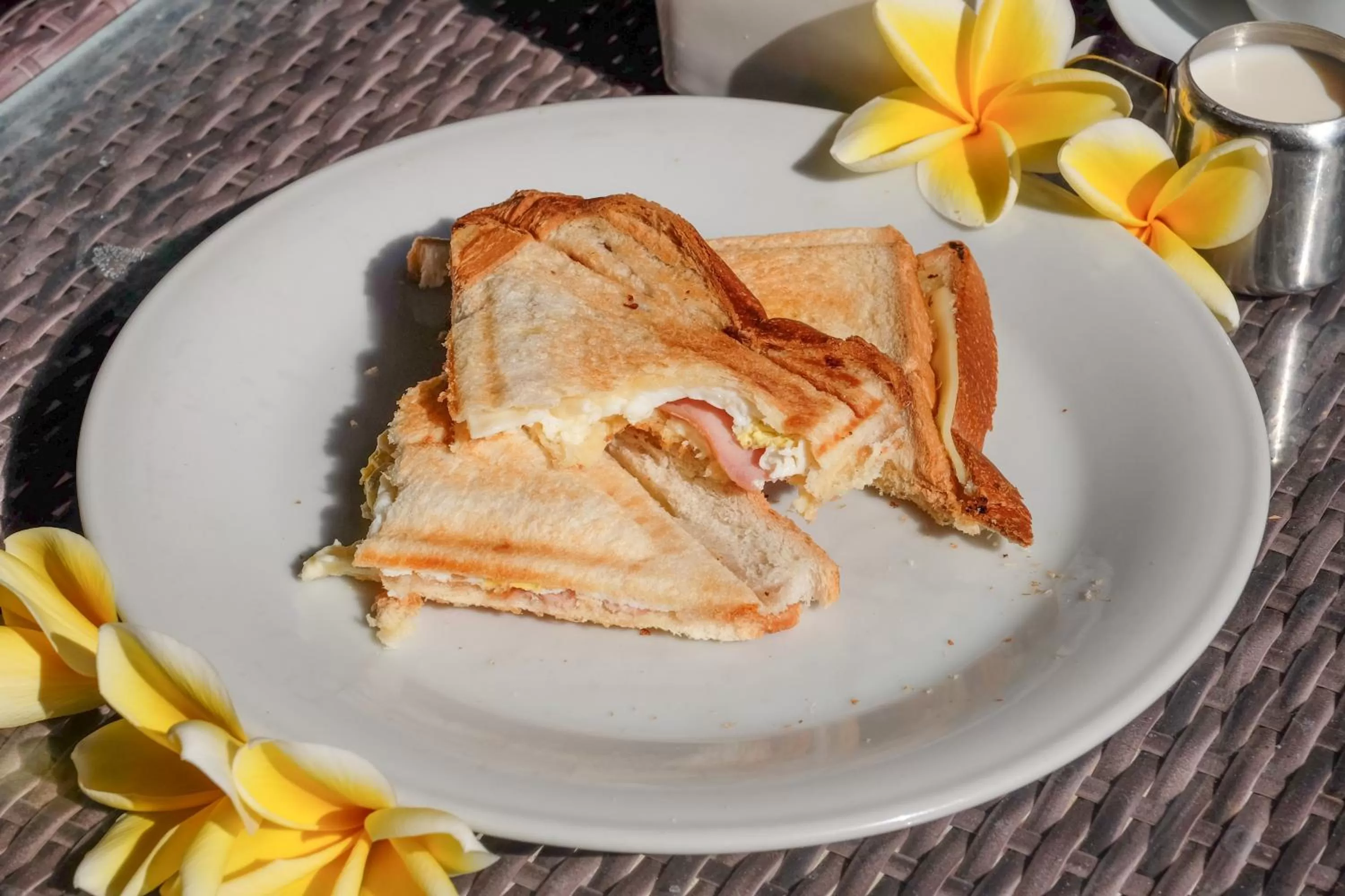 Breakfast in Fat Yogi Cottages