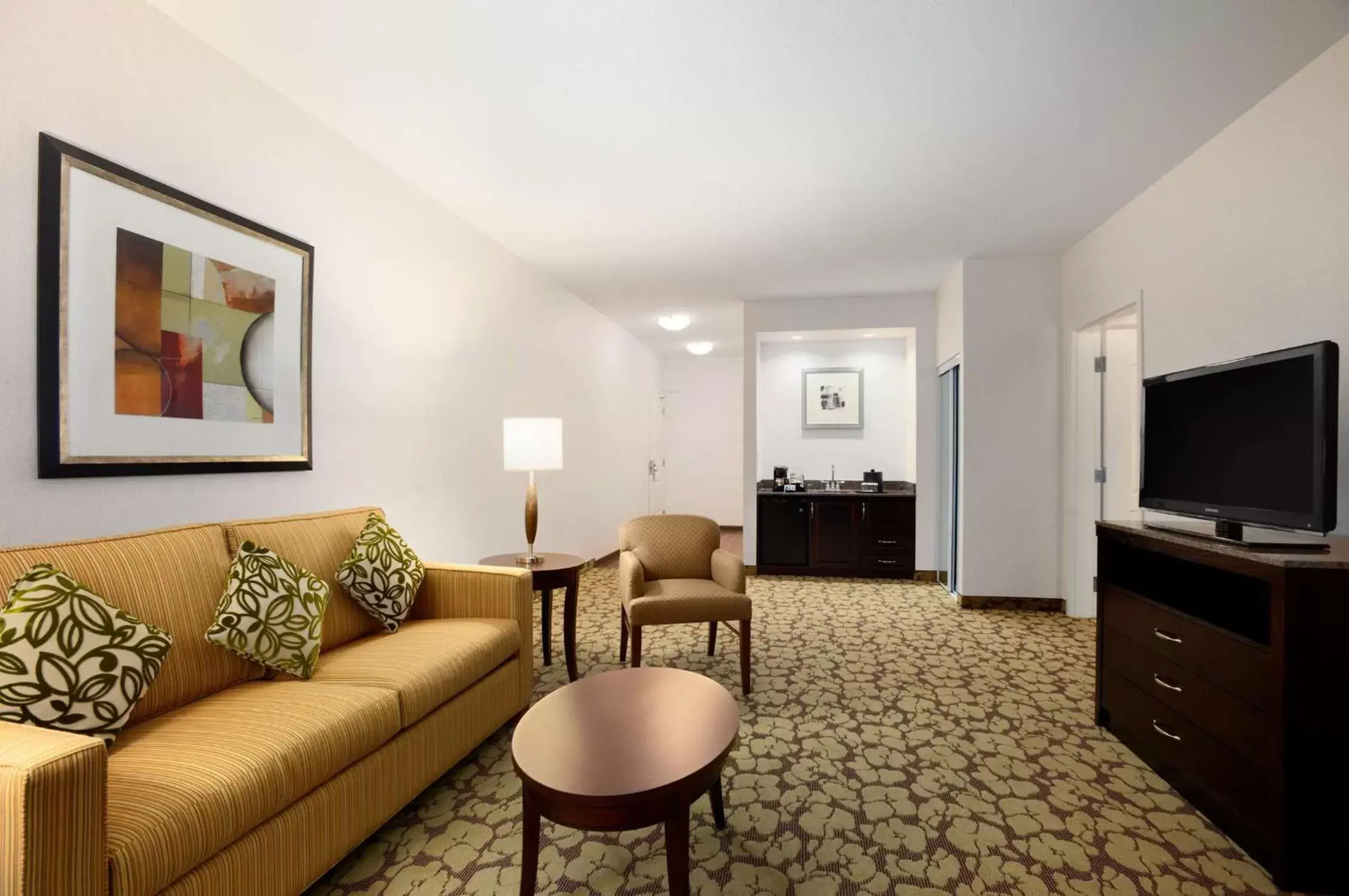 Living room, Seating Area in Hilton Garden Inn Edmonton International Airport