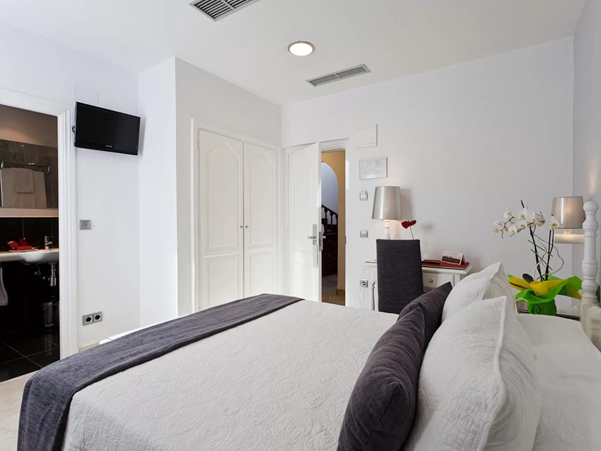 Bed in Hotel Carlos V