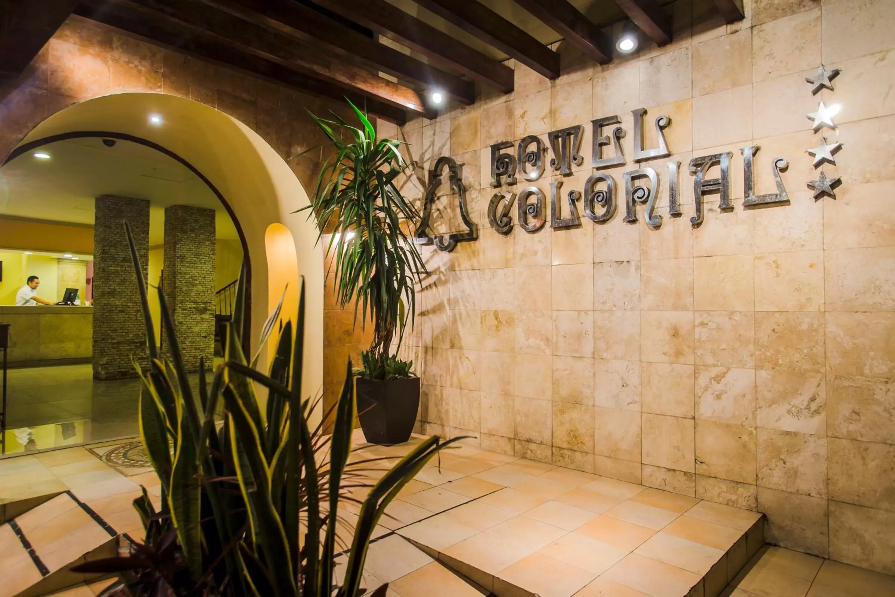 Facade/entrance, Property Logo/Sign in Hotel Colonial de Merida