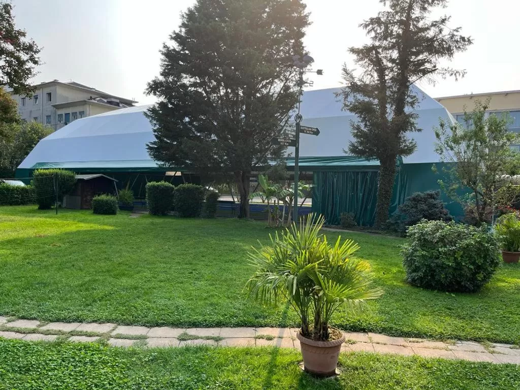 Garden in Hotel Sporting Brugherio