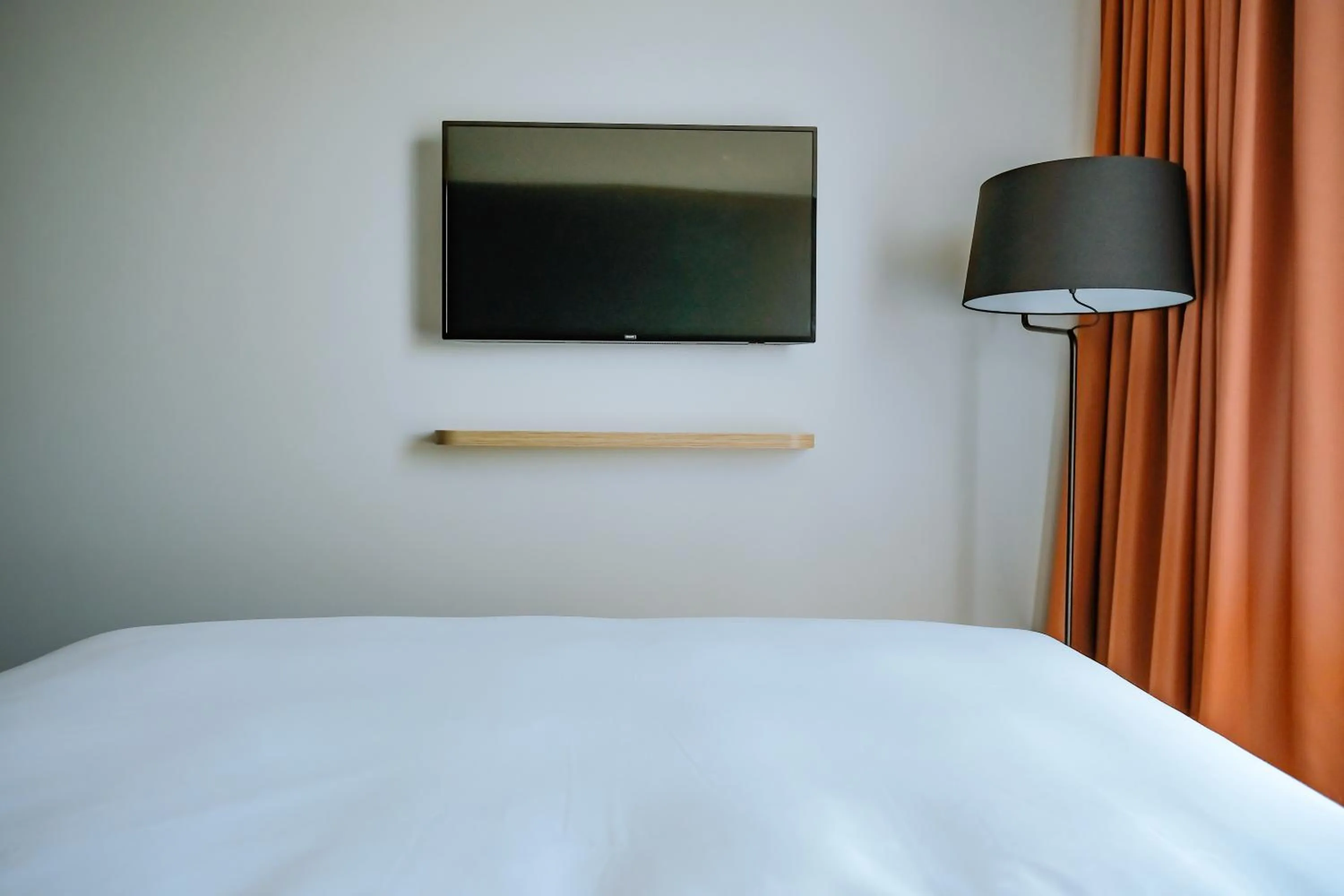 TV and multimedia, Bed in Live Hotels Bordeaux Lac