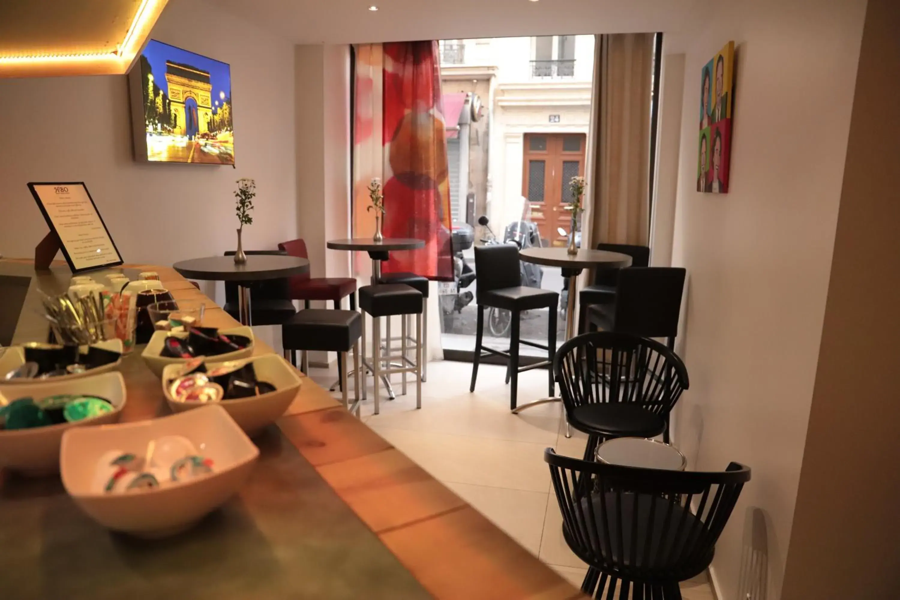 Lounge or bar, Restaurant/Places to Eat in Hôtel Brésil Opéra SPA
