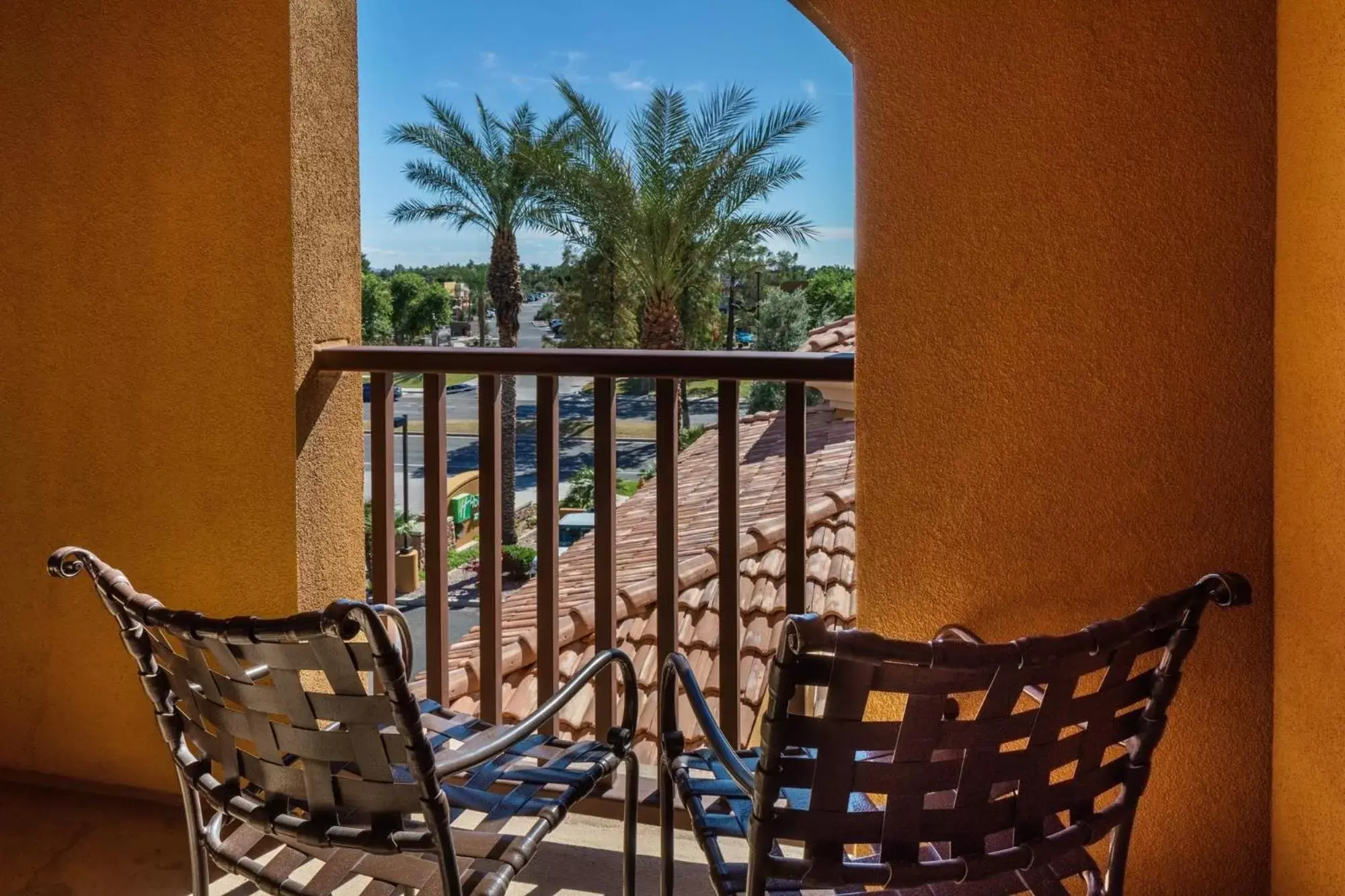 Balcony/Terrace in Holiday Inn Phoenix/Chandler, an IHG Hotel