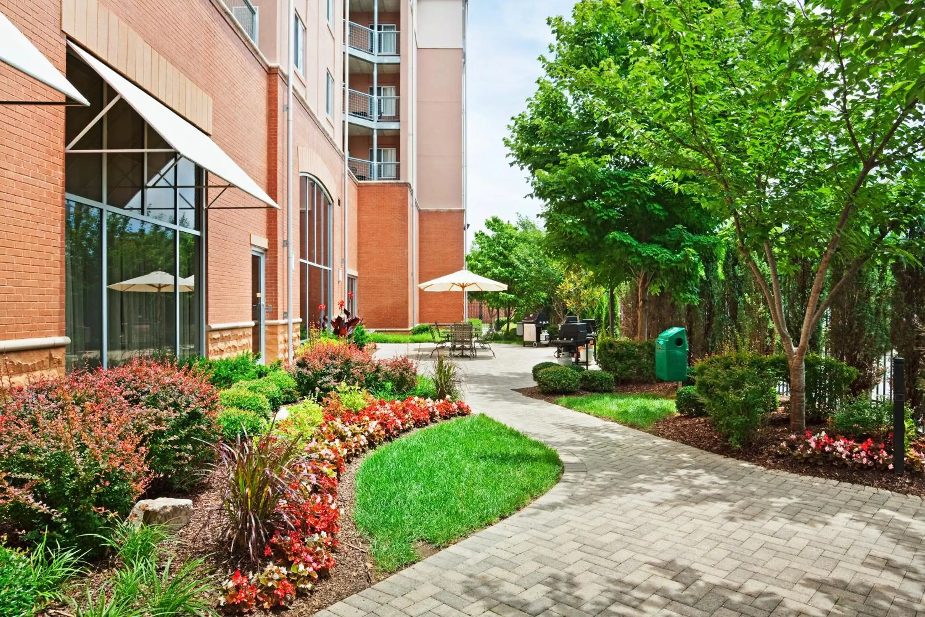 Property Building in Staybridge Suites Chattanooga Downtown - Convention Center, an IHG Hotel