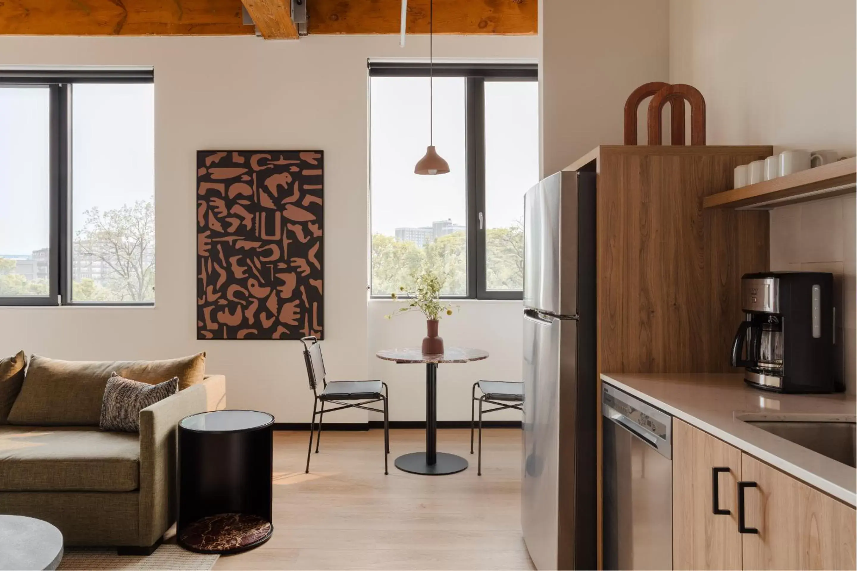 Living room, Kitchen/Kitchenette in Sonder Market Hall