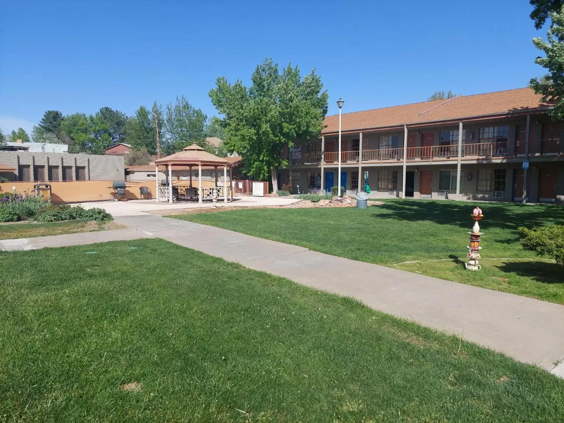 Inner courtyard view, Property Building in Ville 718