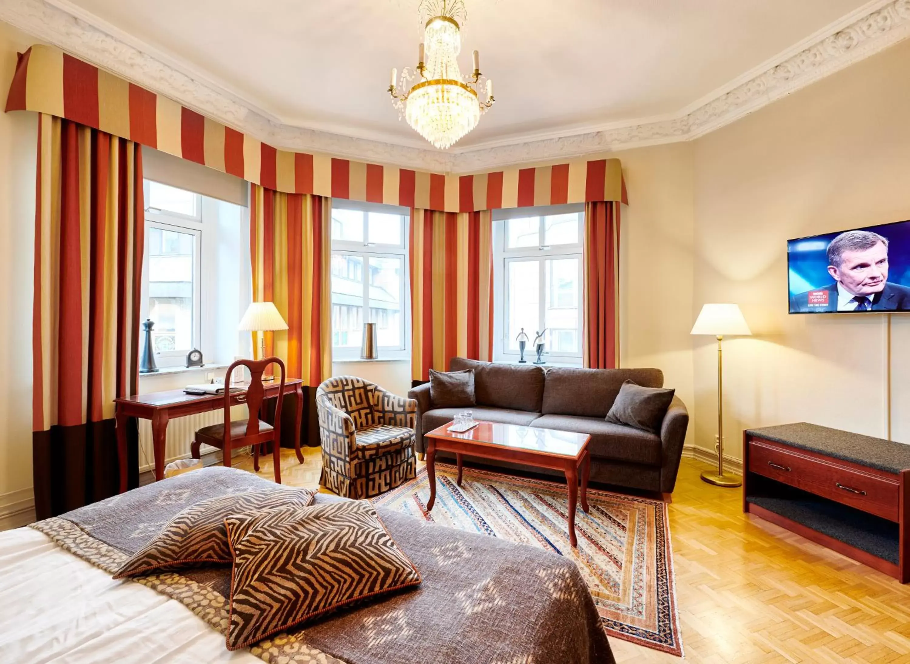 Living room, Bed in Hotel Royal Living room, Bed in Hotel Royal