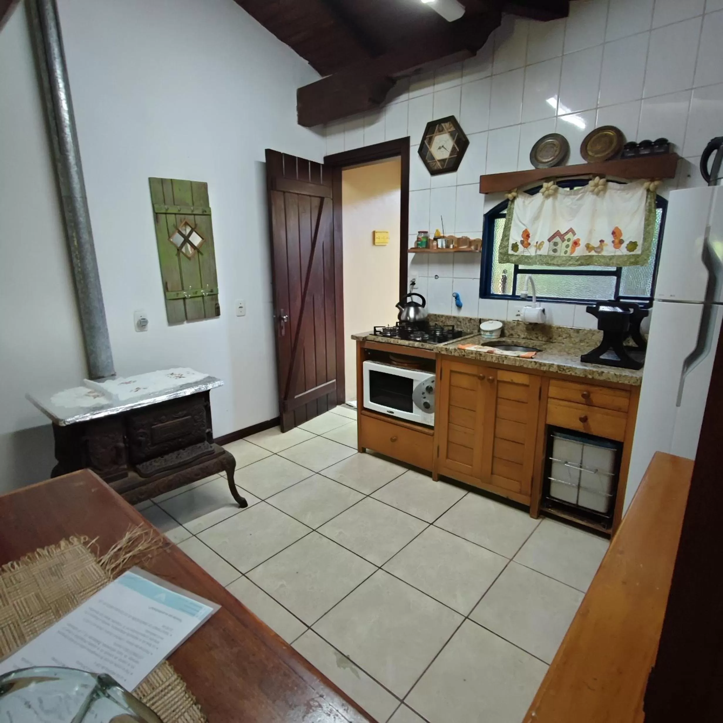 Kitchen/Kitchenette in Hotel Chácara das Flores