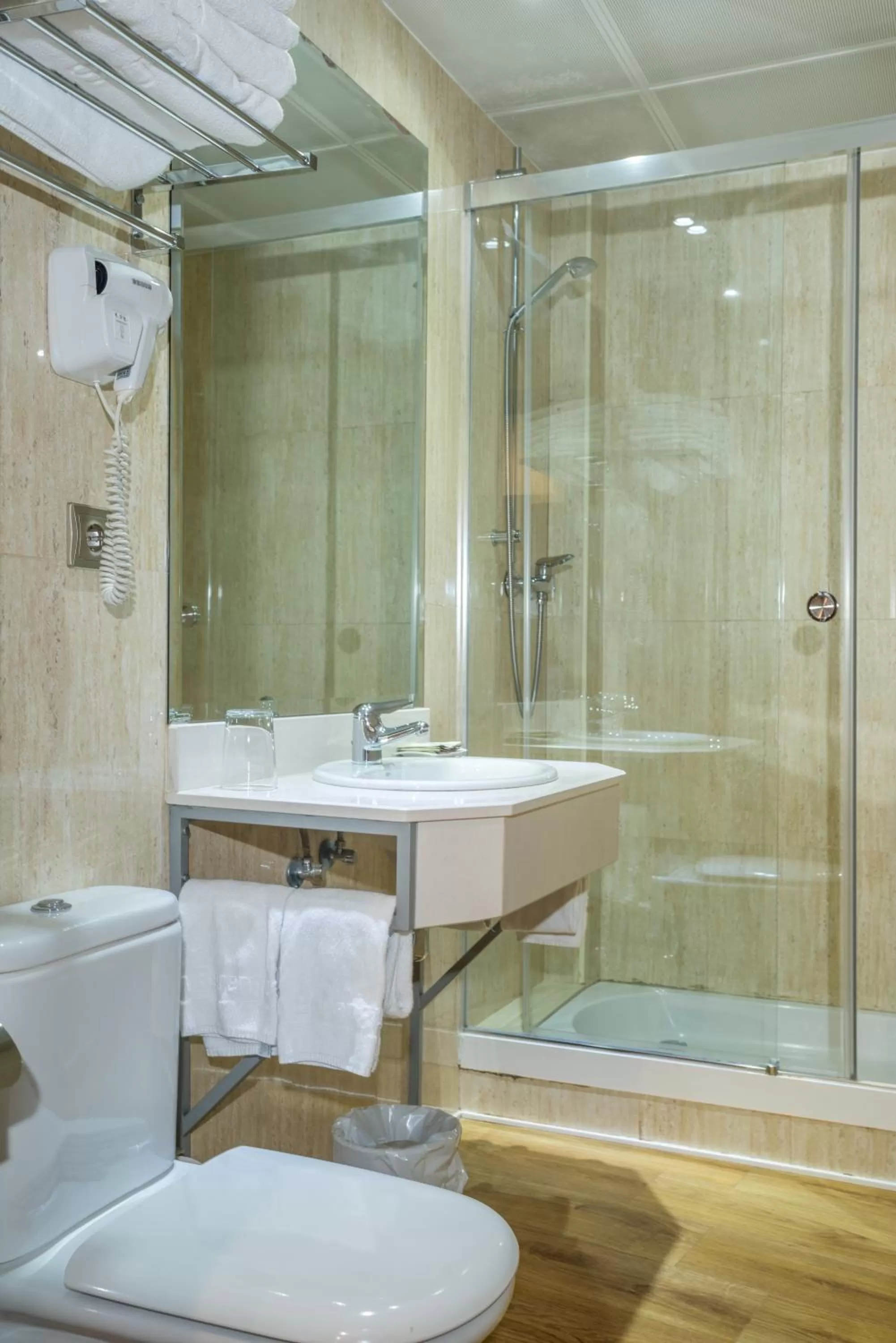 Bathroom in Ramon Berenguer IV