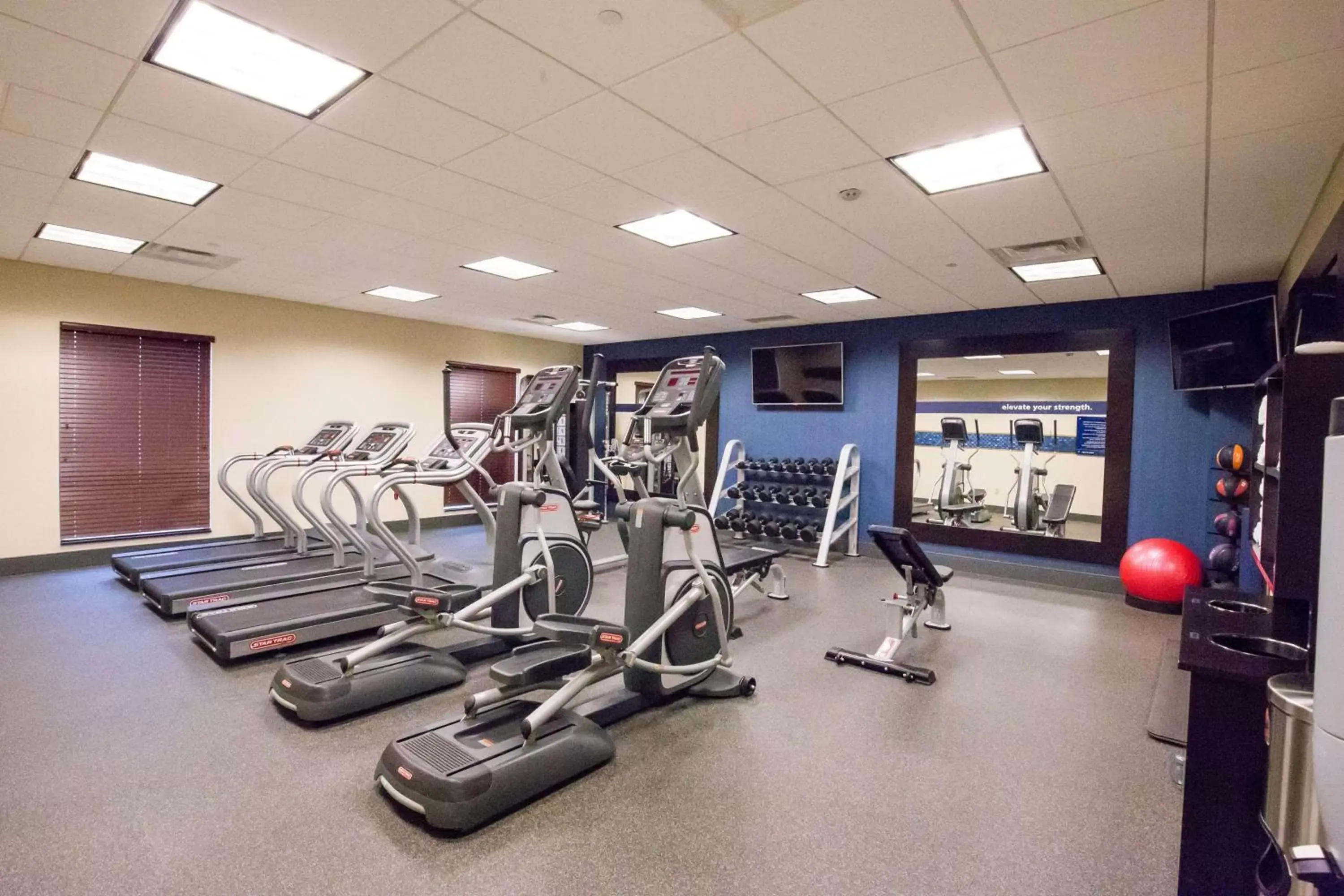 Fitness centre/facilities, Fitness Center/Facilities in Hampton Inn & Suites - Pittsburgh/Harmarville, PA