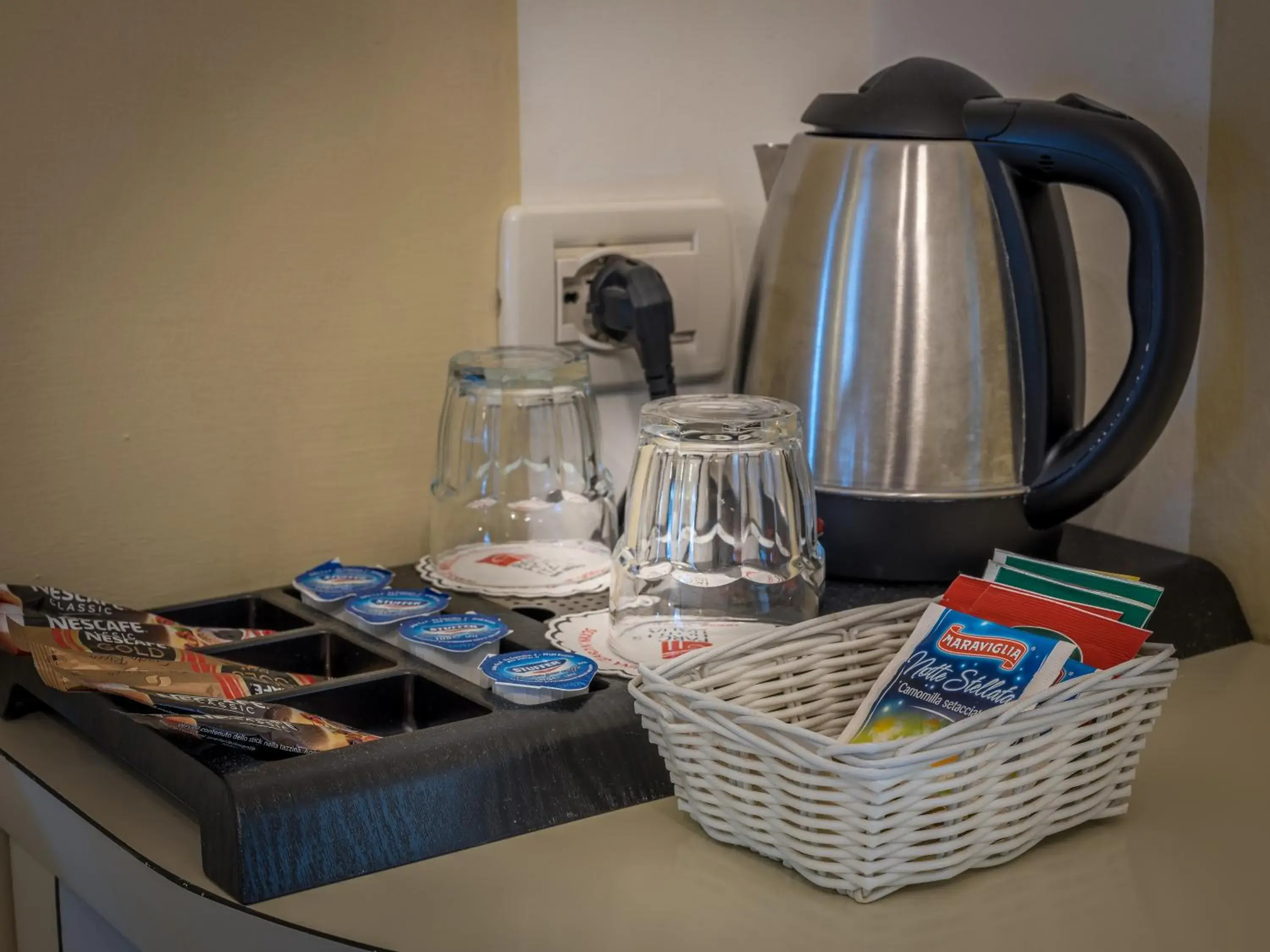 Coffee/tea facilities in Parc Hotel Germano Suites & Apartments