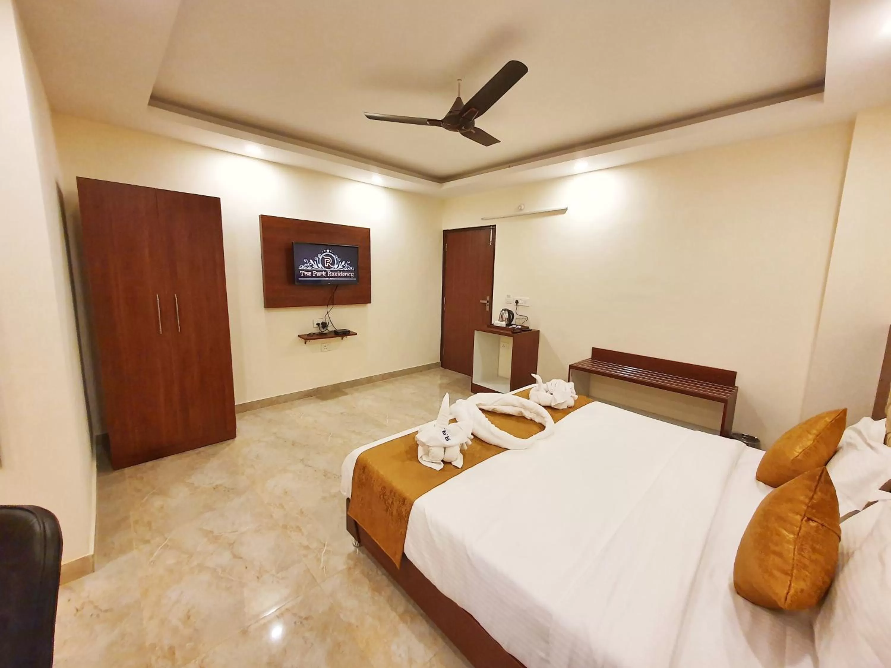 Photo of the whole room, Bed in The Park Residency