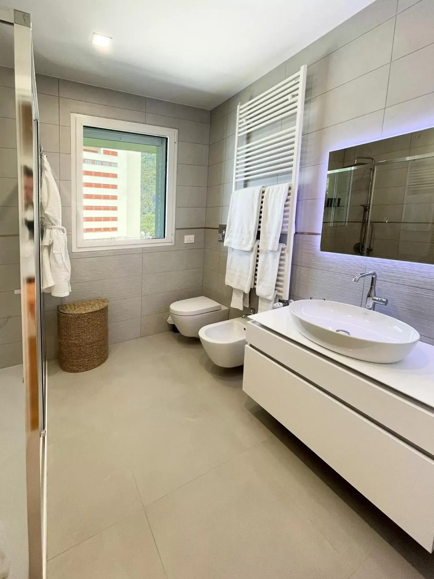 Shower, Bathroom in Gli Scogli Luxury Residence Hotel