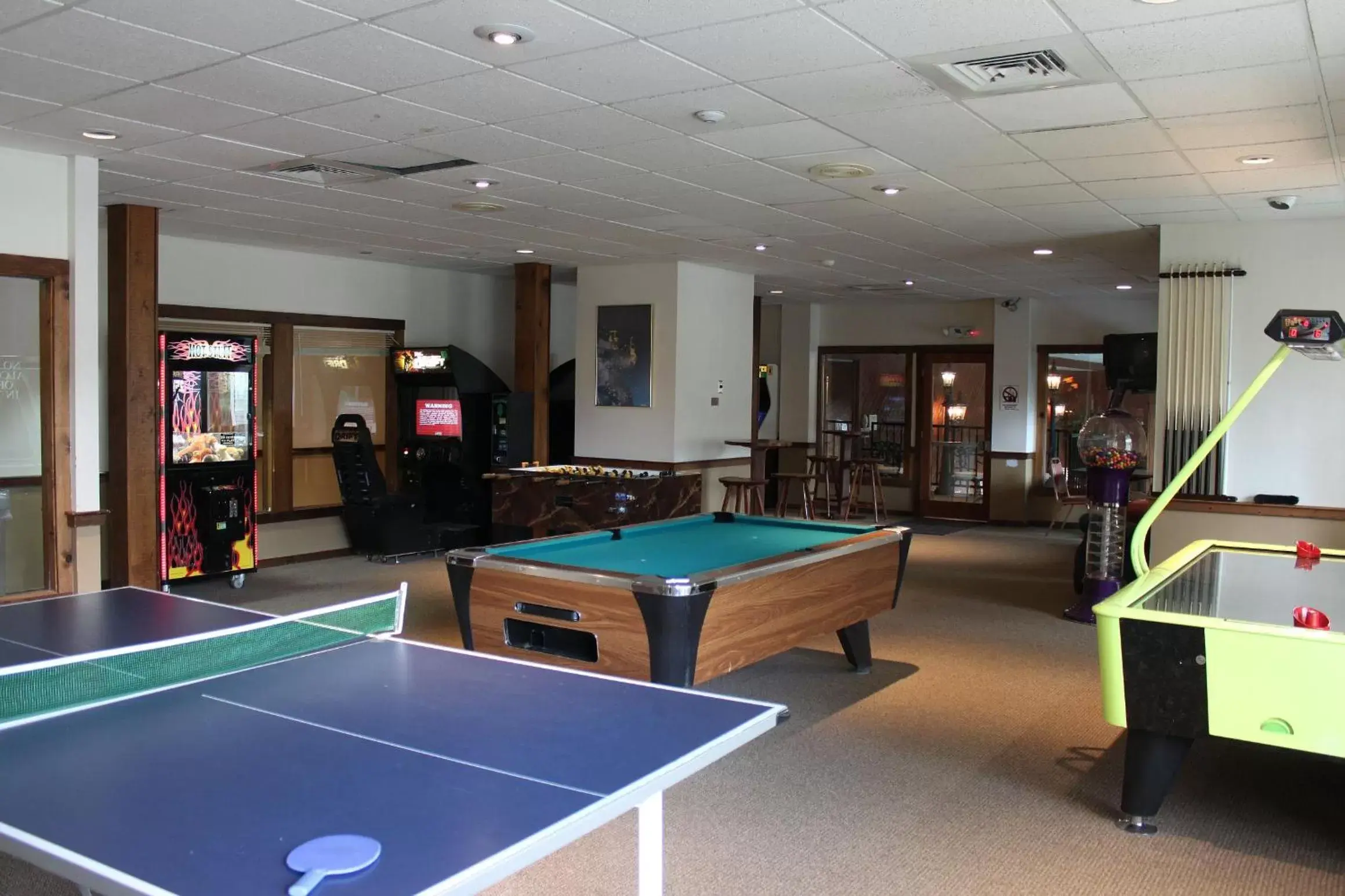 Game Room, Table Tennis in Nordic Inn Condominium Resort