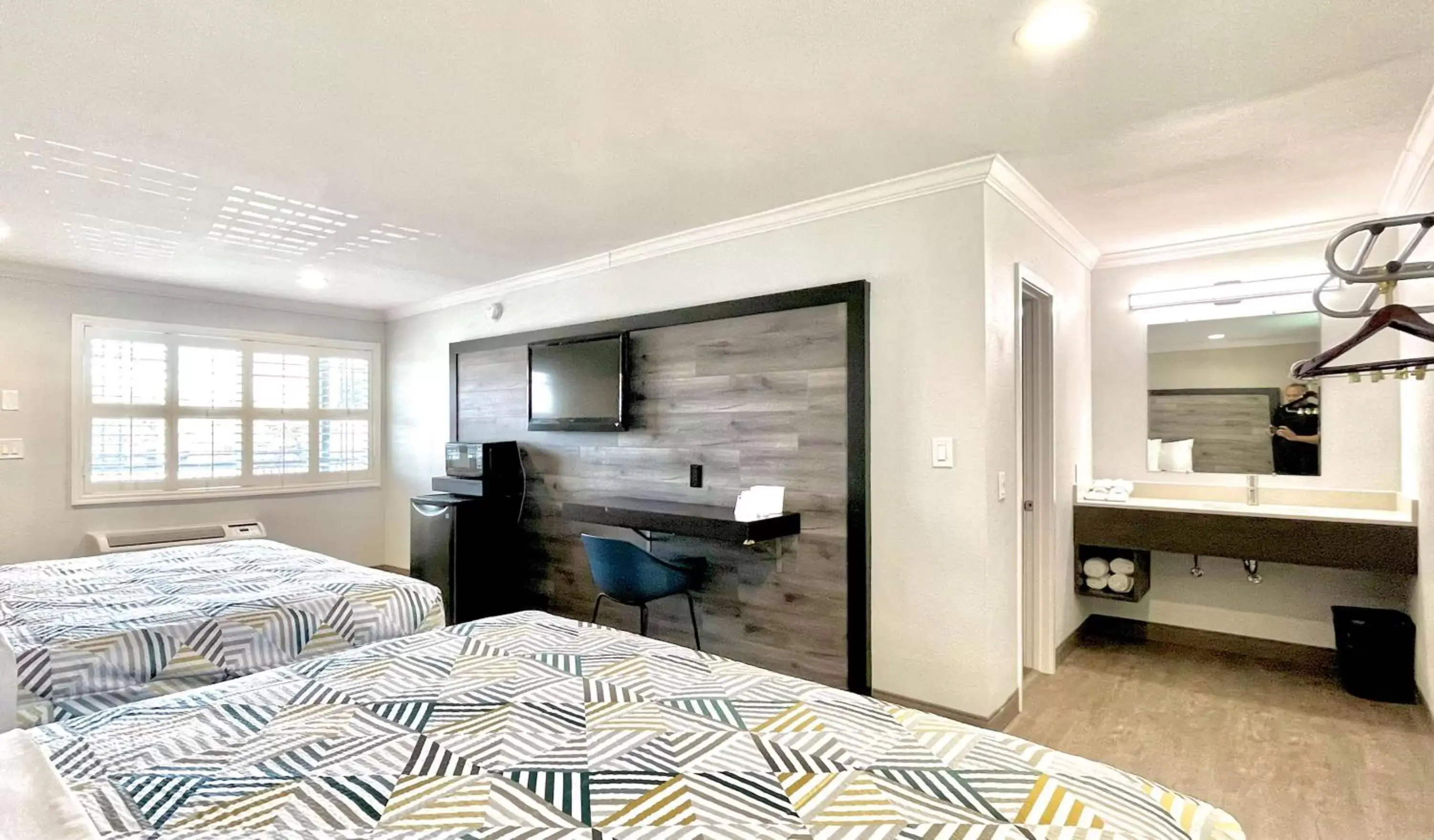 Bedroom, Bed in Motel 6 Pico Rivera - Los Angeles, CA