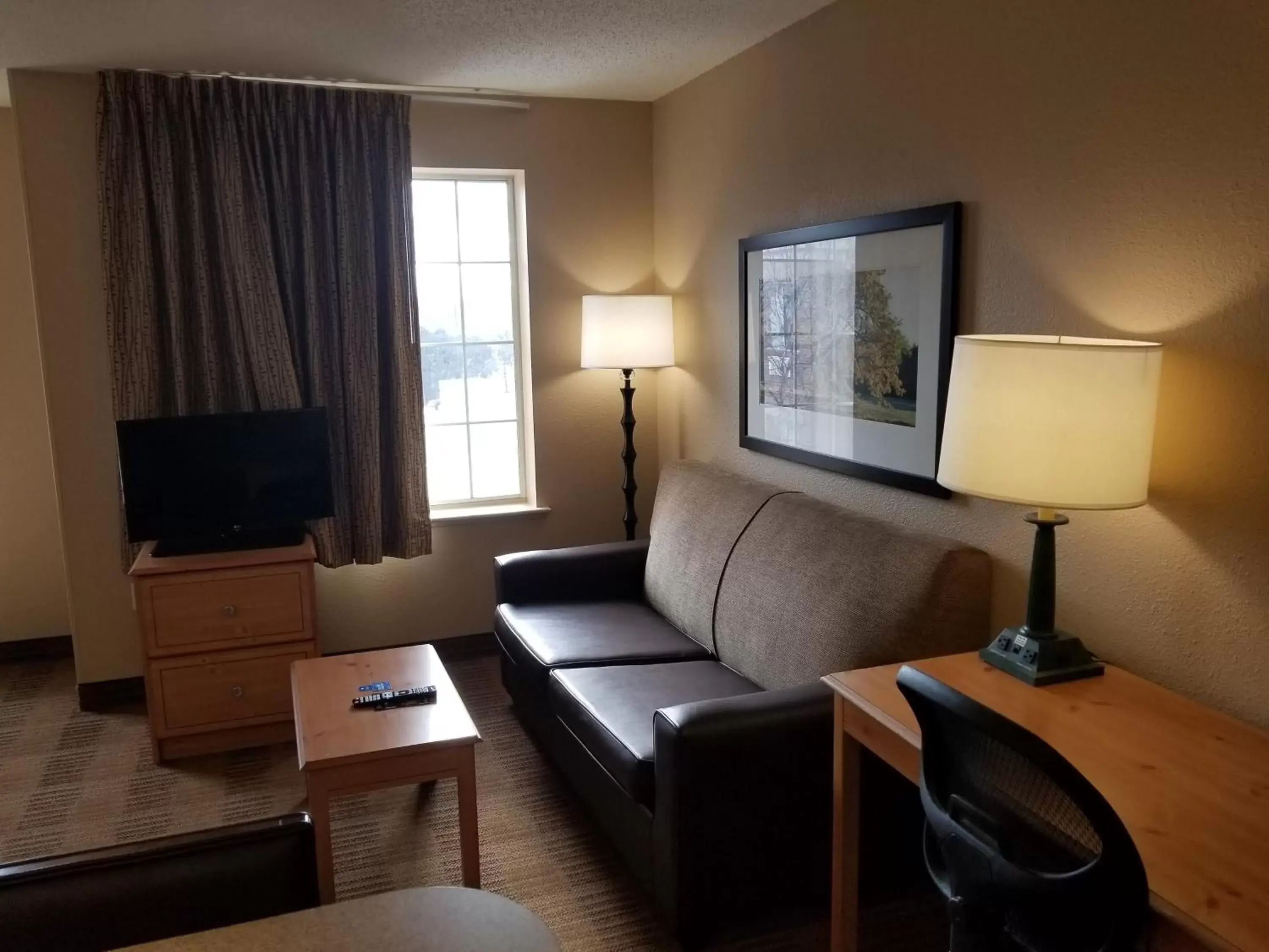 TV and multimedia, TV/Entertainment Center in Extended Stay America Suites - Milwaukee - Brookfield
