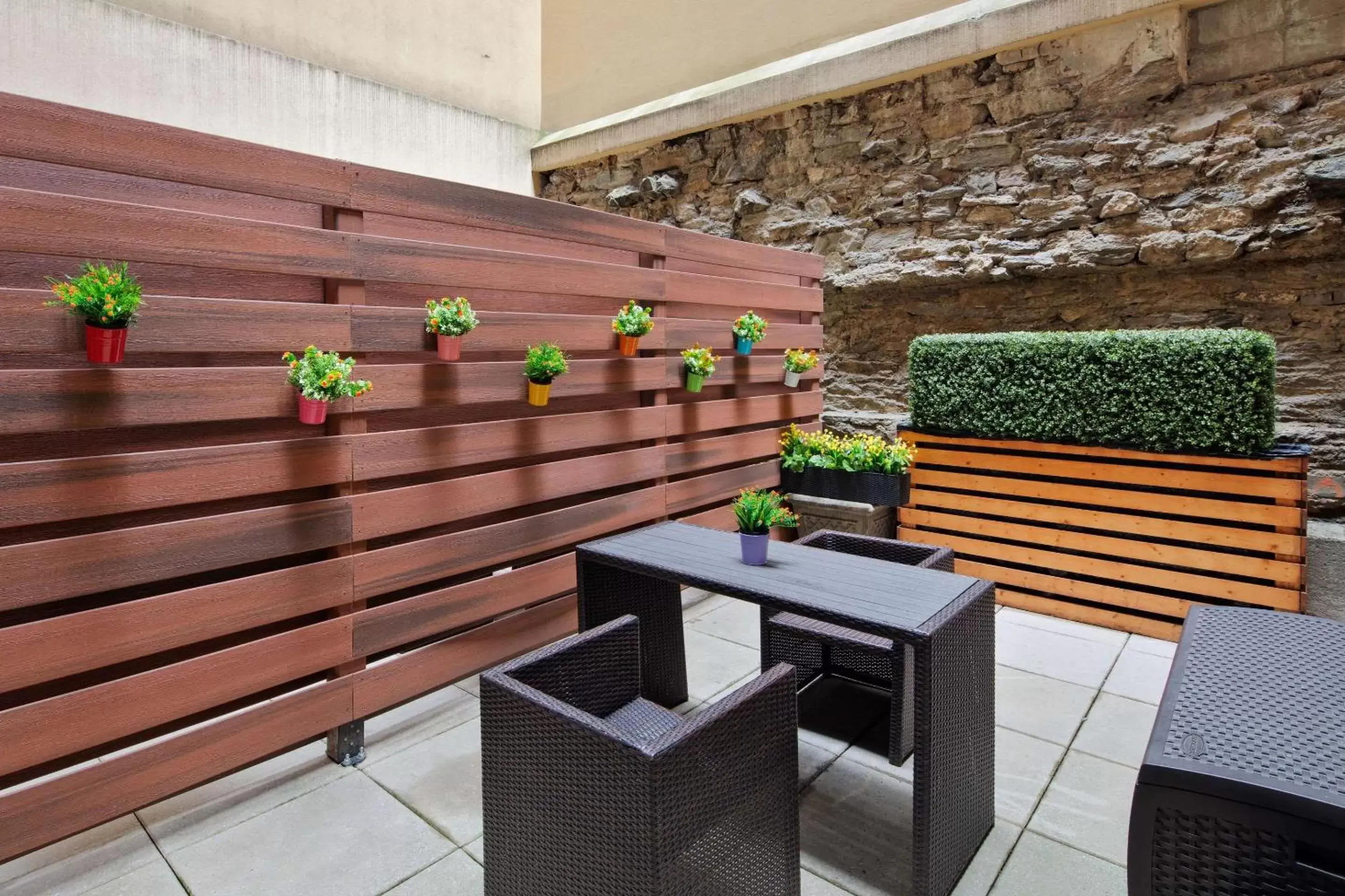 Patio in The Historic Blue Angel Hotel Lexington Ave, Ascend Hotel Collection
