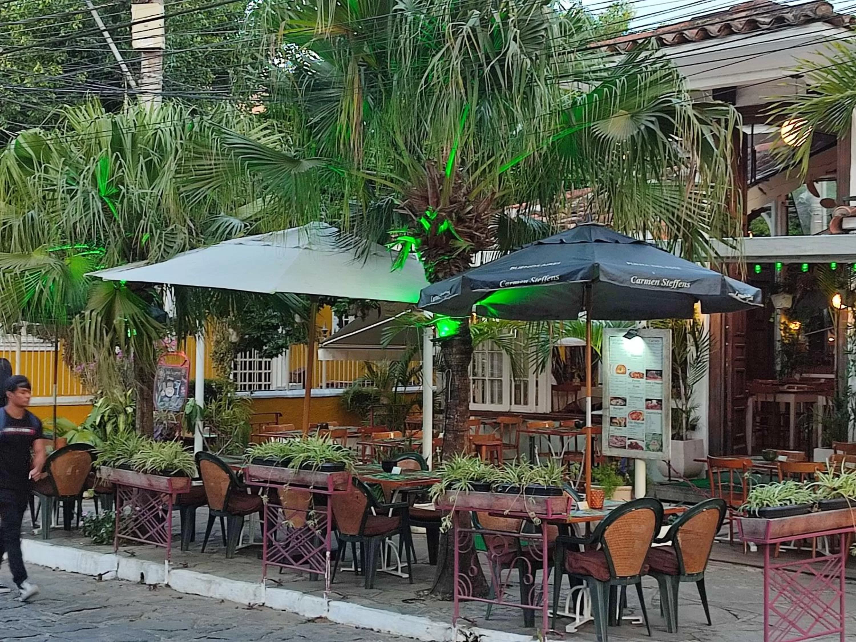 Restaurant/places to eat in Pousada L'étage