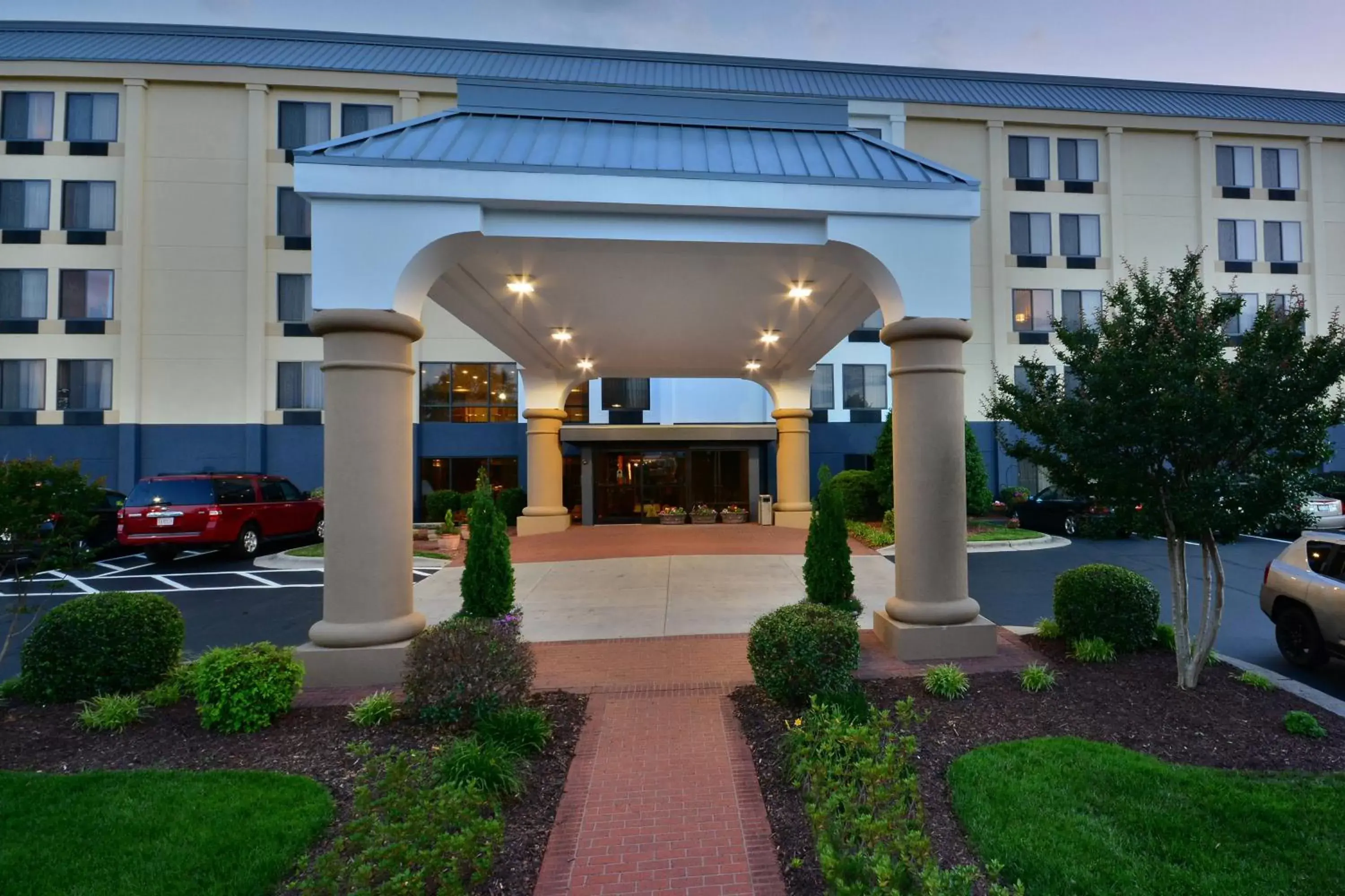 Property building in Fairfield Inn and Suites by Marriott Winston Salem/Hanes