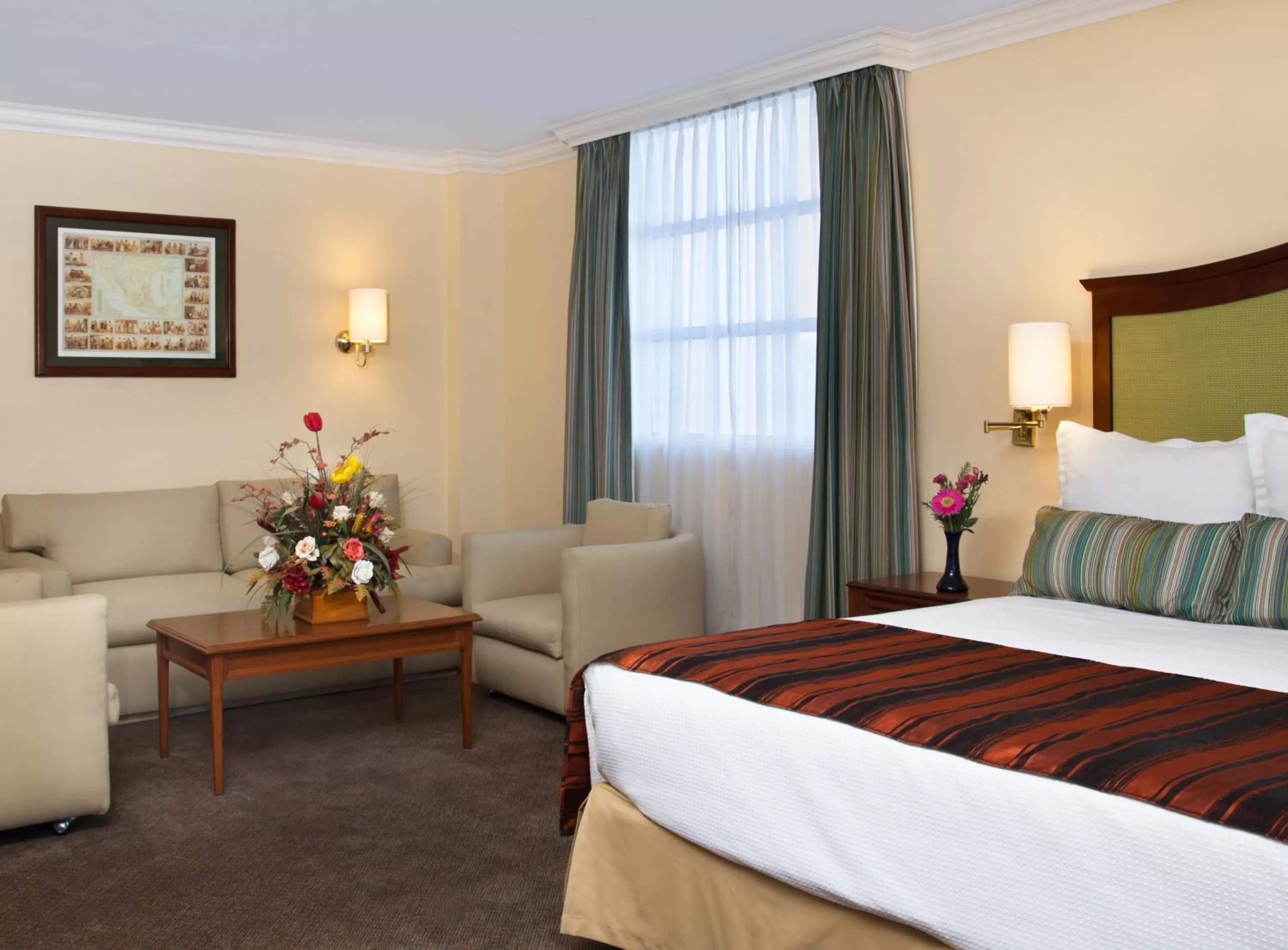 Photo of the whole room, Bed in Hotel Francia Aguascalientes