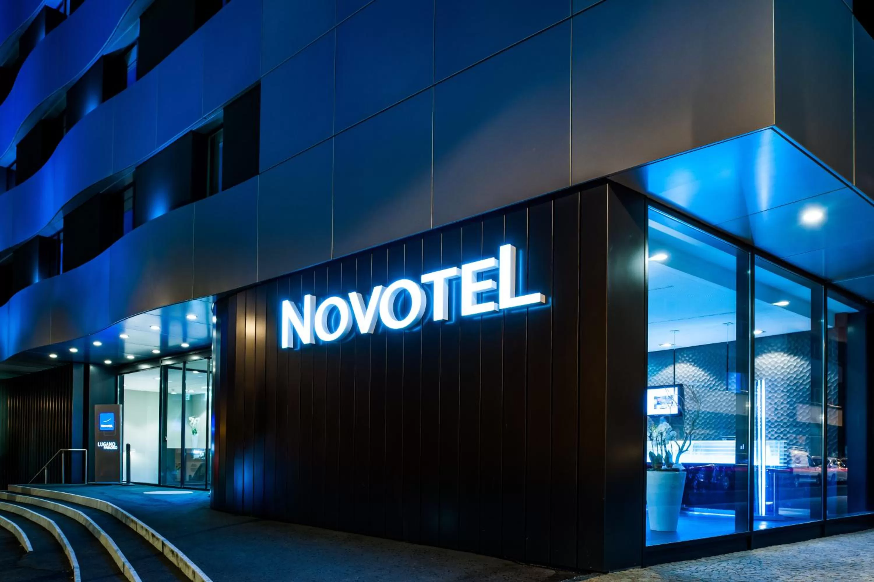 Facade/entrance in Novotel Lugano Paradiso