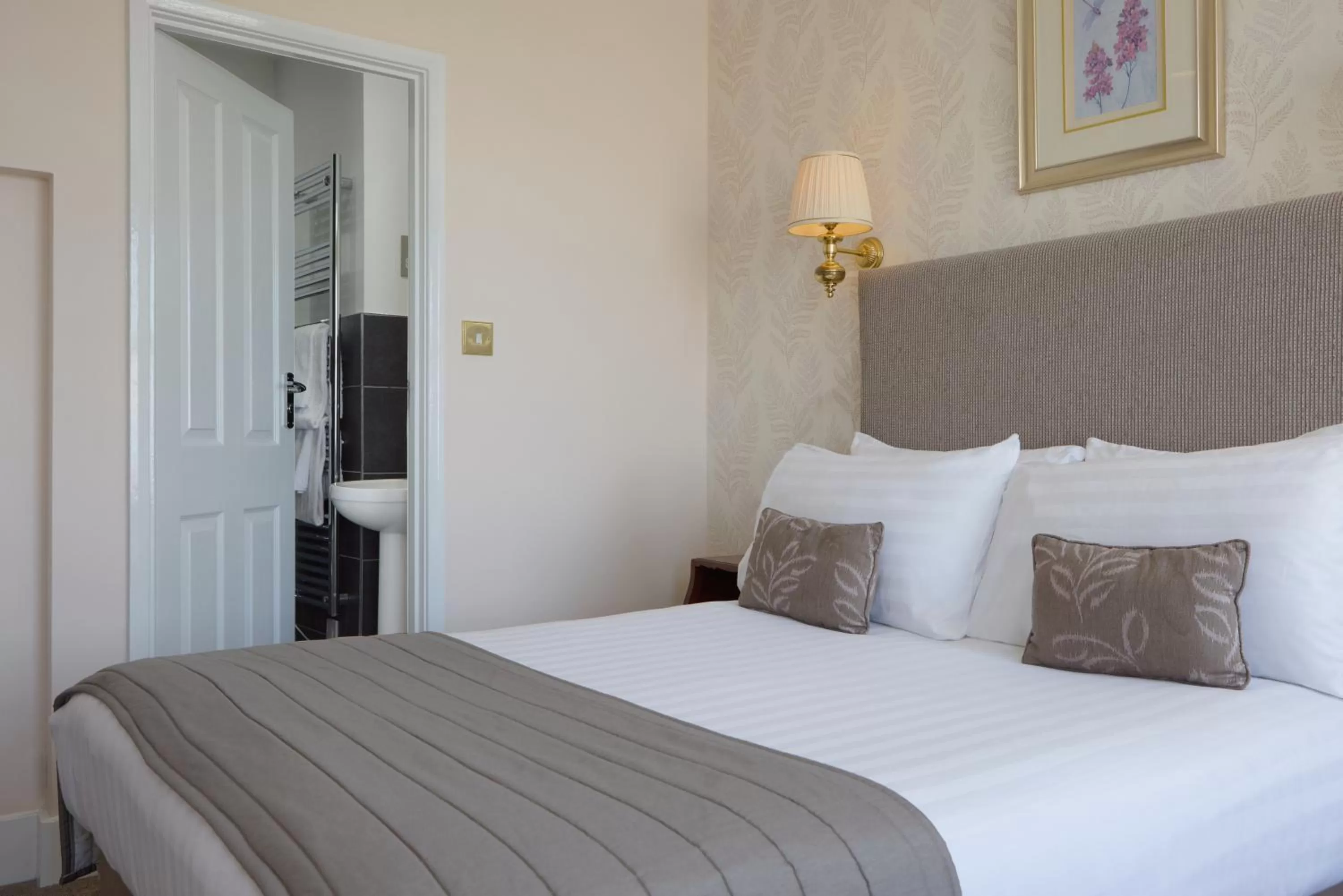 Bedroom, Bed in The Lansdowne, Eastbourne