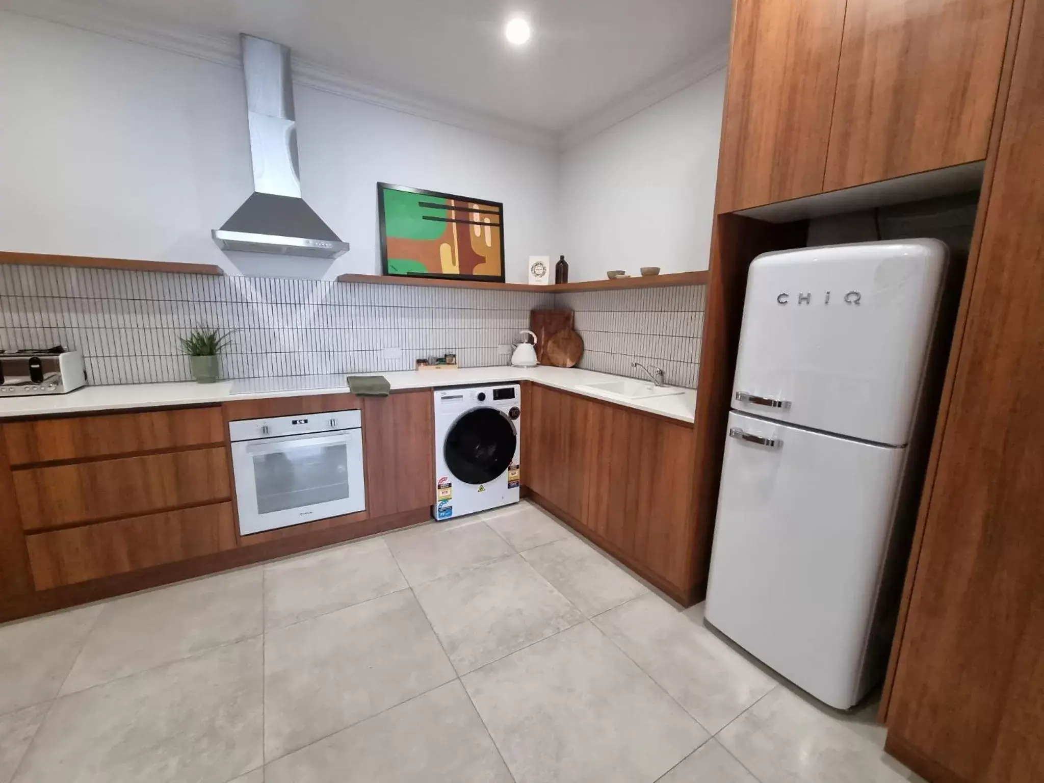 Kitchen/Kitchenette in The Sherwood Hotel