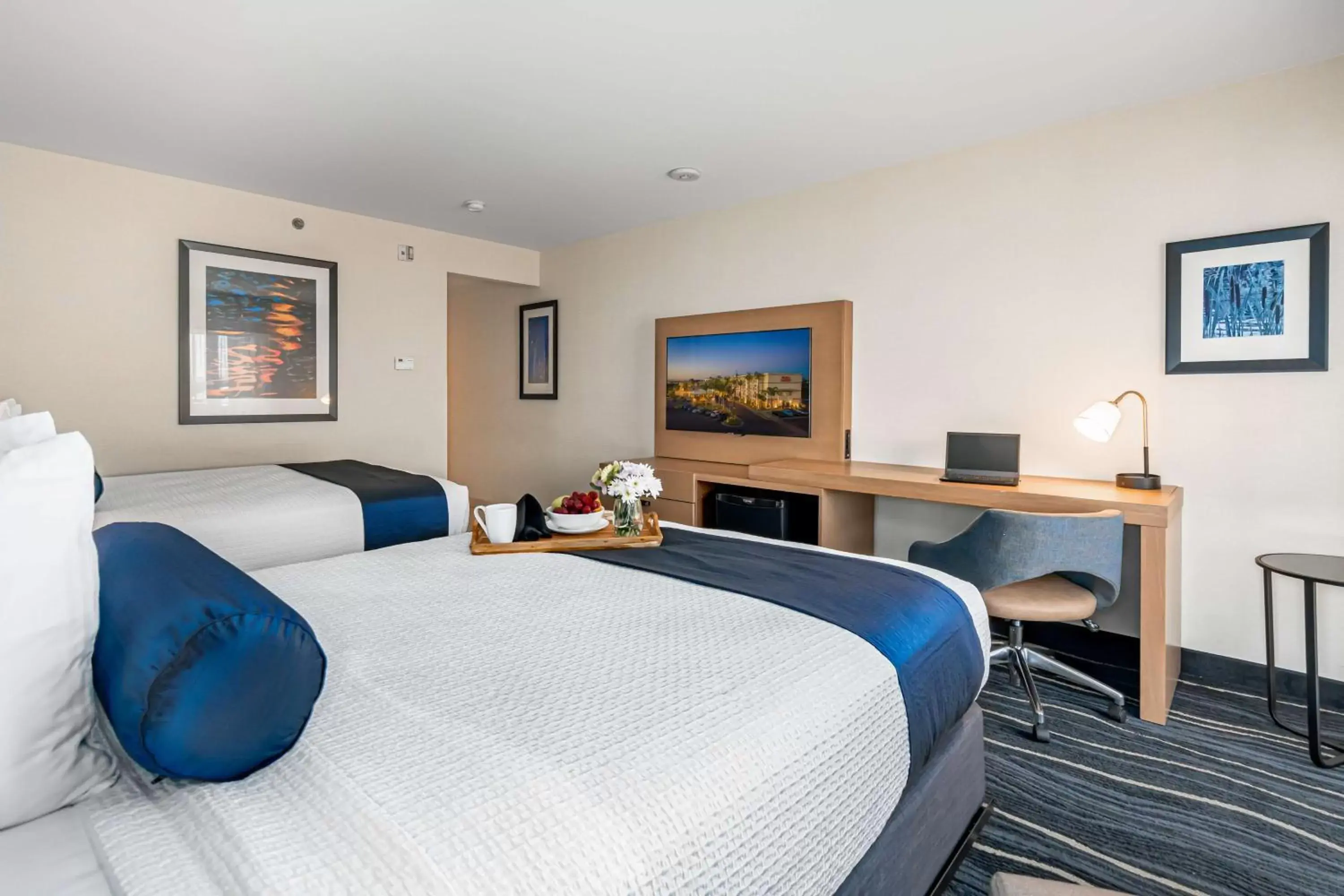 Bedroom, Bed in Best Western Plus Marina Gateway Hotel