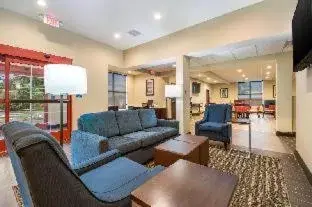 Queen Room with Two Queen Beds - Non Smoking in Comfort Inn & Suites Harrisburg - Hershey West