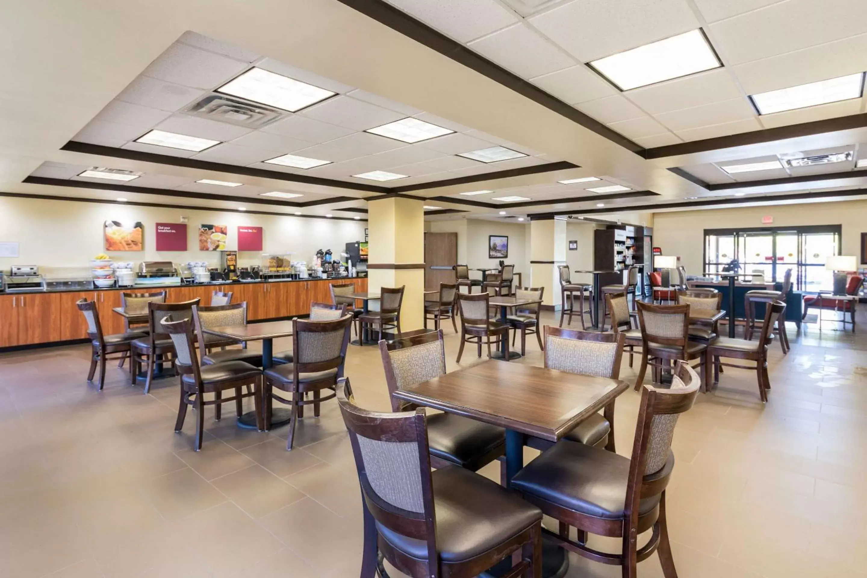 Restaurant/Places to Eat in Comfort Suites Austin Airport