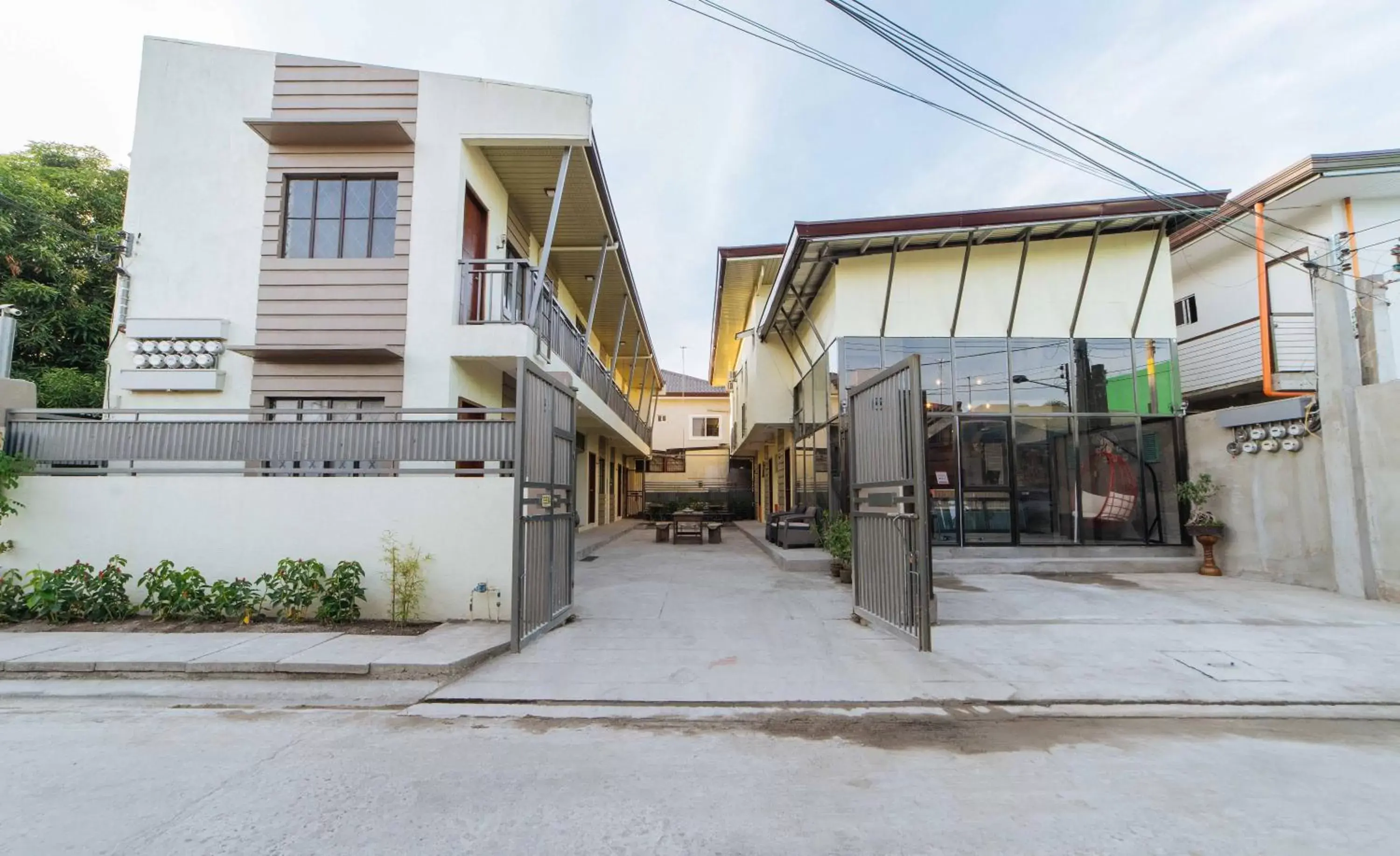 Property building in RedDoorz Plus @ Casa Lucia Sindalan San Fernando City Pampanga Property building in RedDoorz Plus @ Casa Lucia Sindalan San Fernando City Pampanga