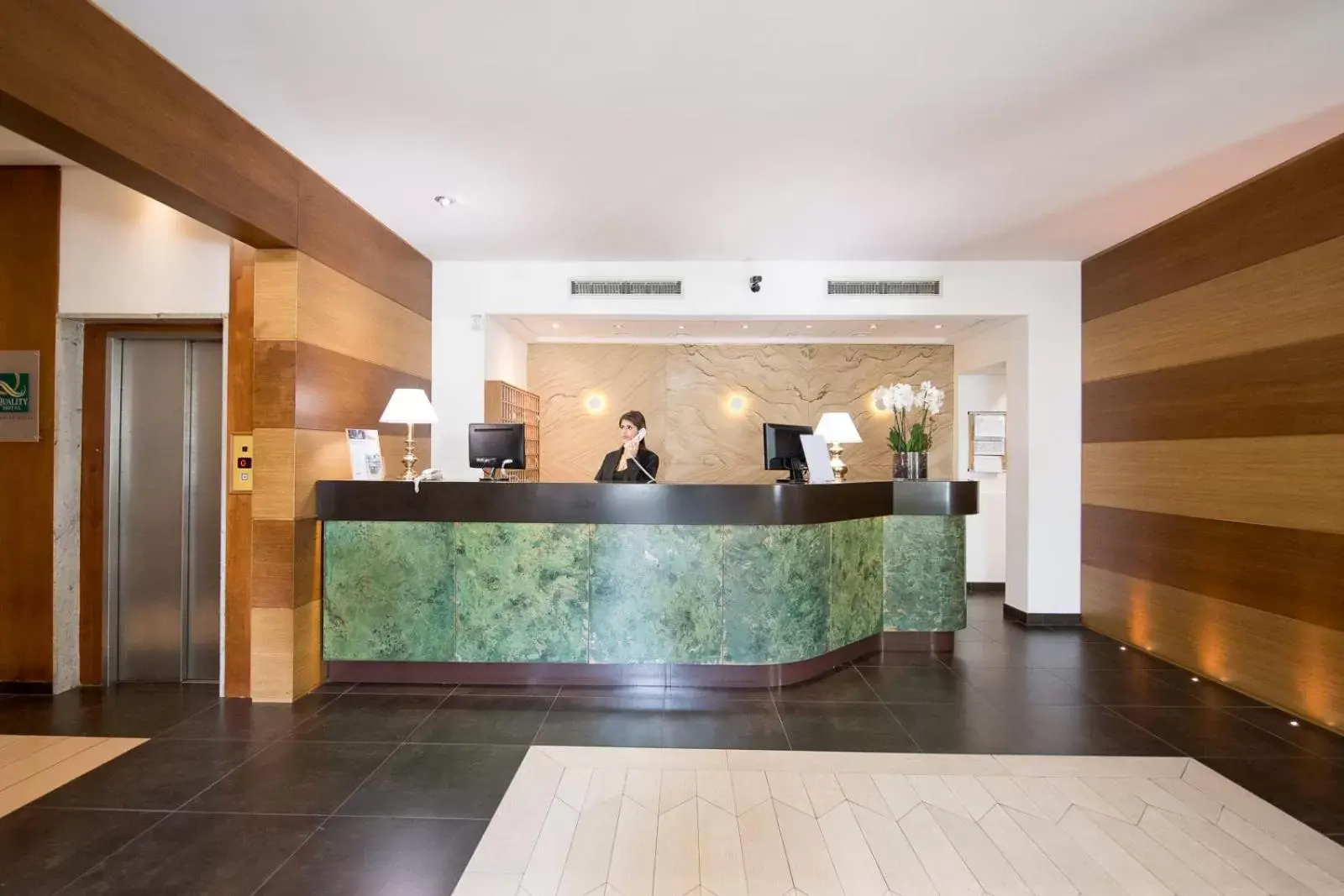 Lobby/Reception in Quality Hotel Nova Domus